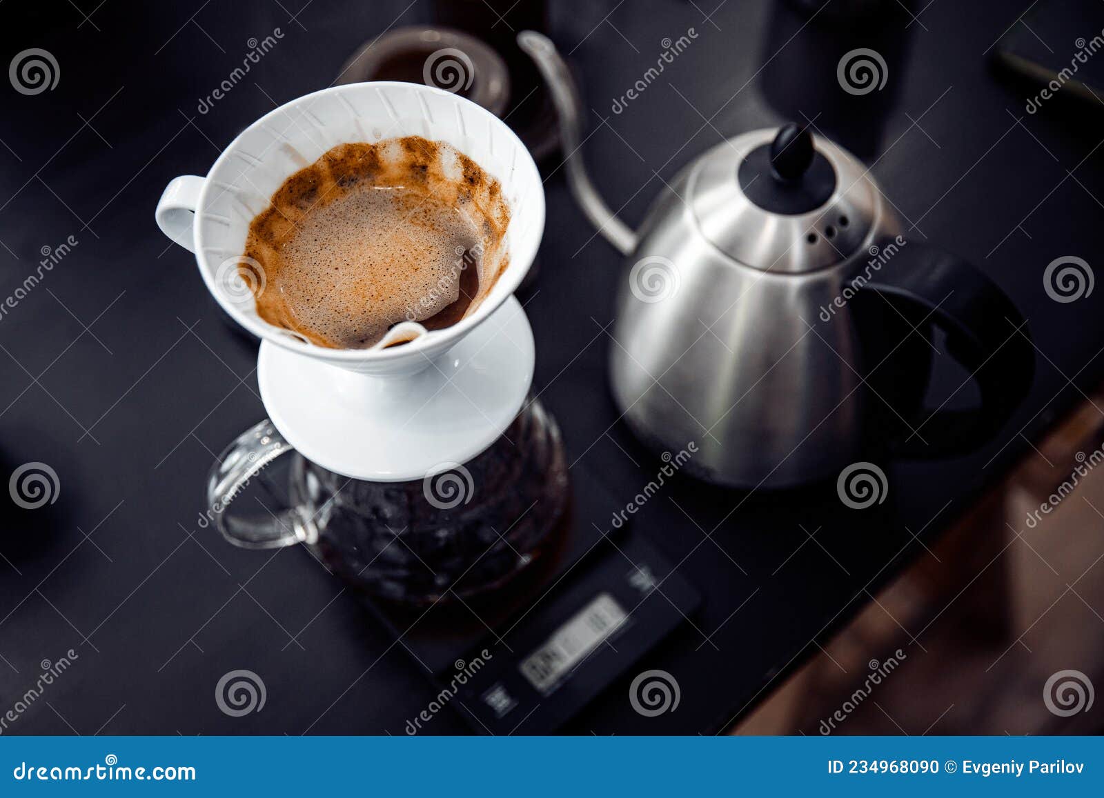 Alternative Method of Making Coffee, Funnel Drip Glasses with Paper Filter Chemex Pour Over