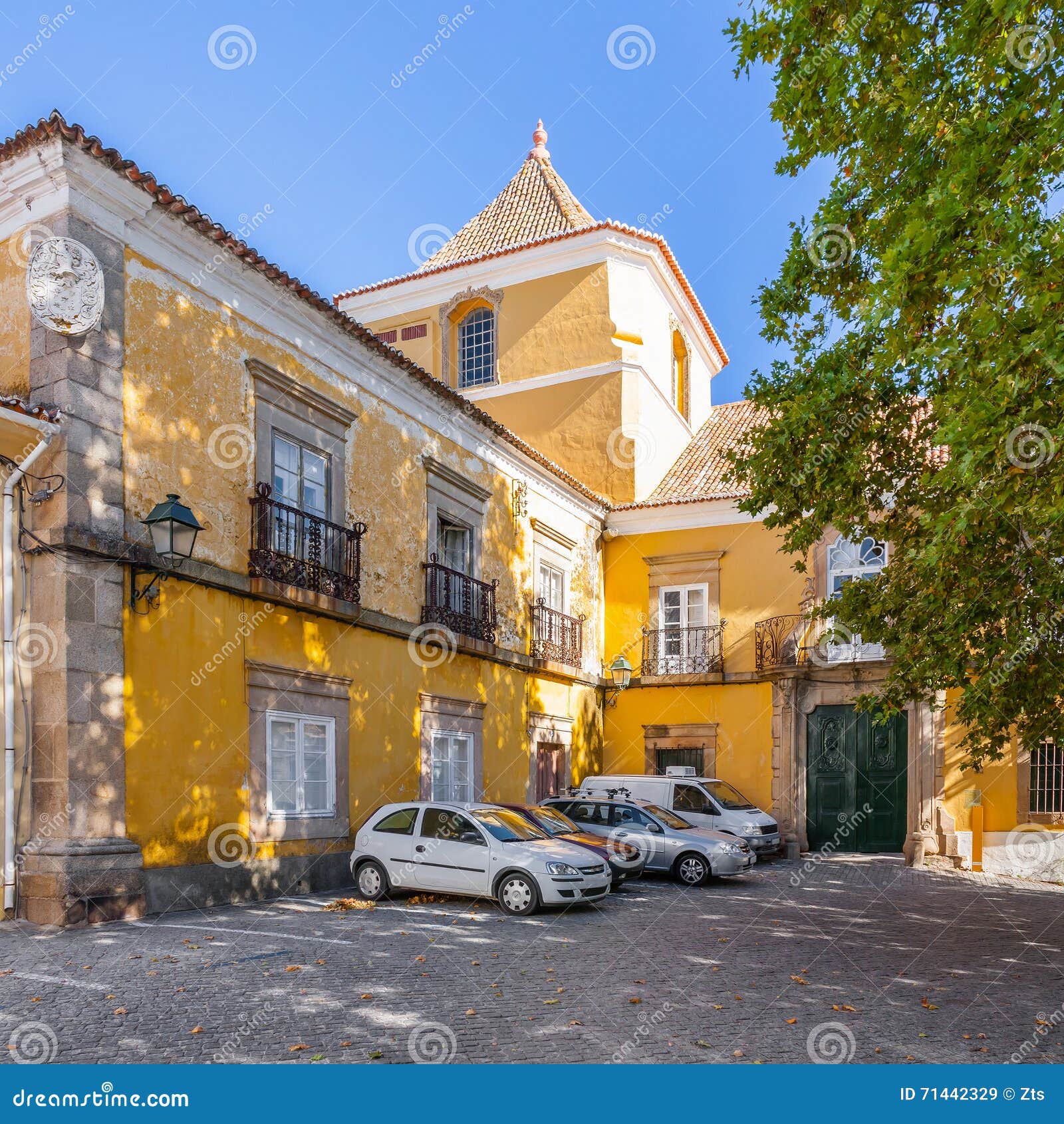 amarelo palace in portalegre city