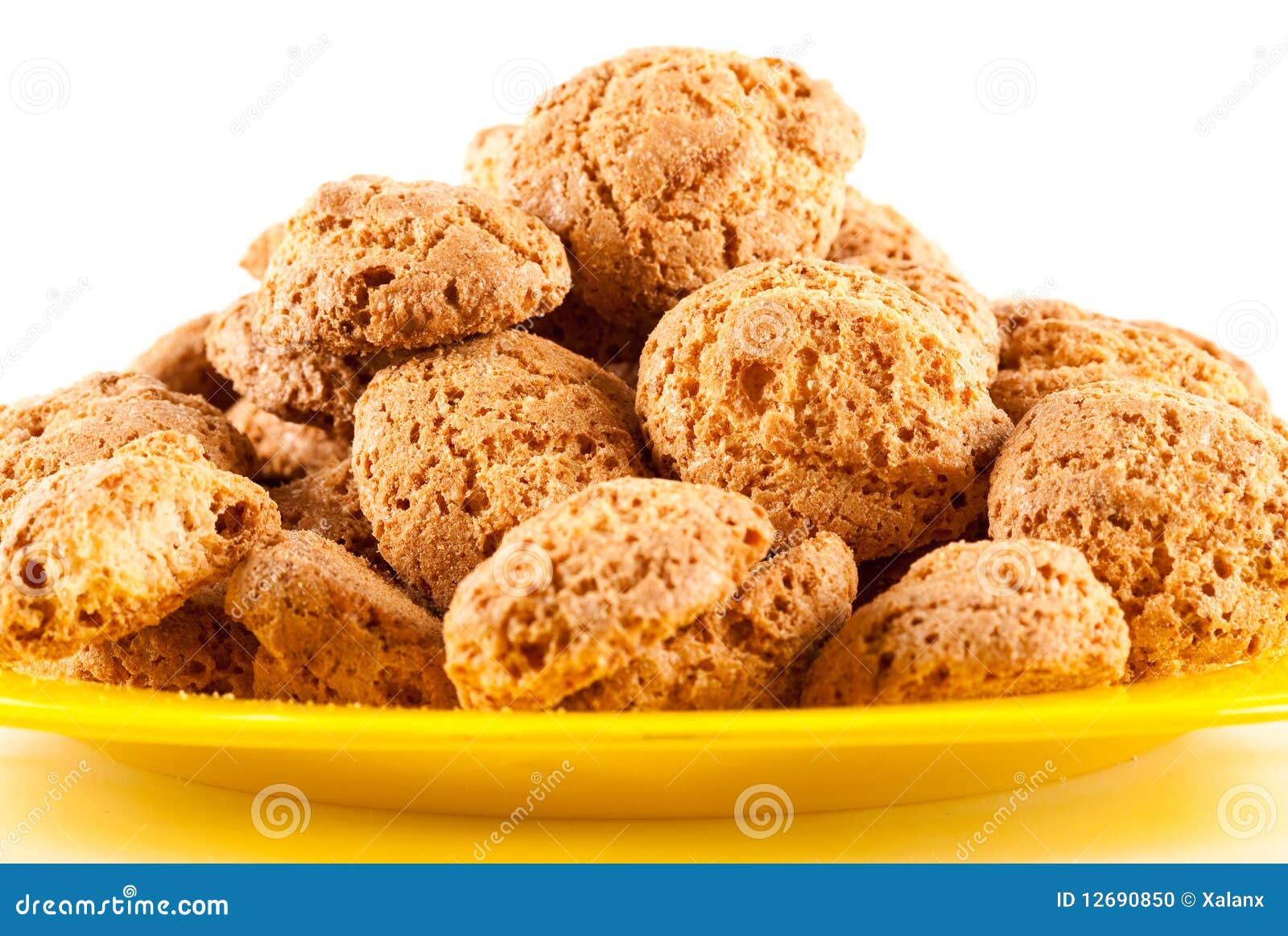 Amaretti - Traditionelle Italienische Plätzchen Stockfoto - Bild von ...