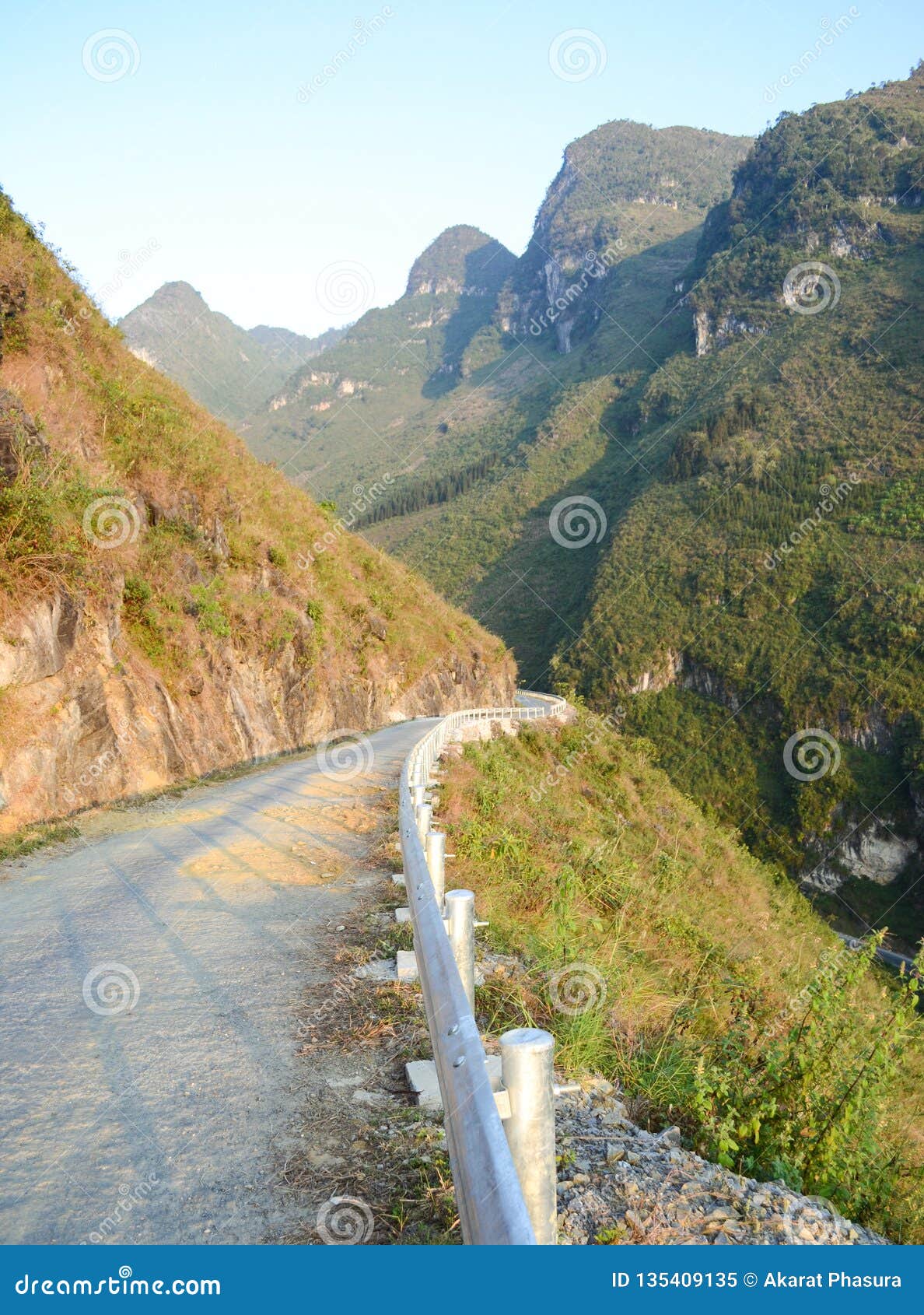 Amazing Mountain Pass Road Called Nine Ramps or Doc Chin Khoanh Stock ...