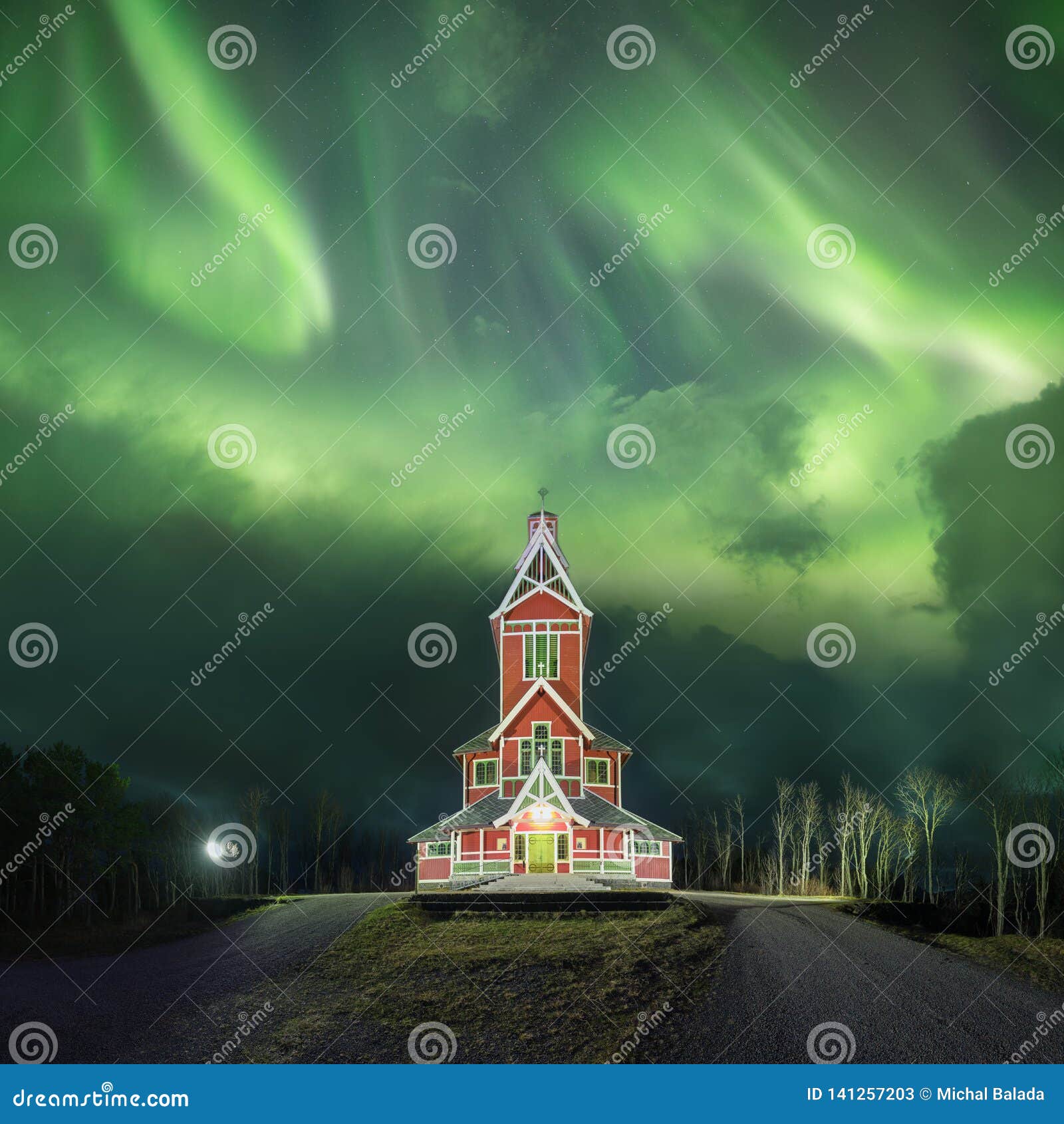 Vedligeholdelse Forskelle Måge Northern Lights in Lofoten Islands, Norway. Green Aurora Borealis. Starry  Sky with Polar Lights. Night Winter Landscape in Night. Stock Image - Image  of amazing, county: 141257203
