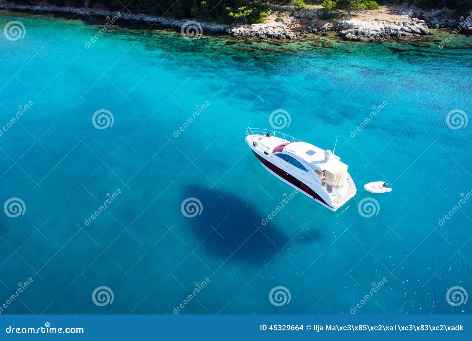 amazing view to boat, clear water - caribbean paradise