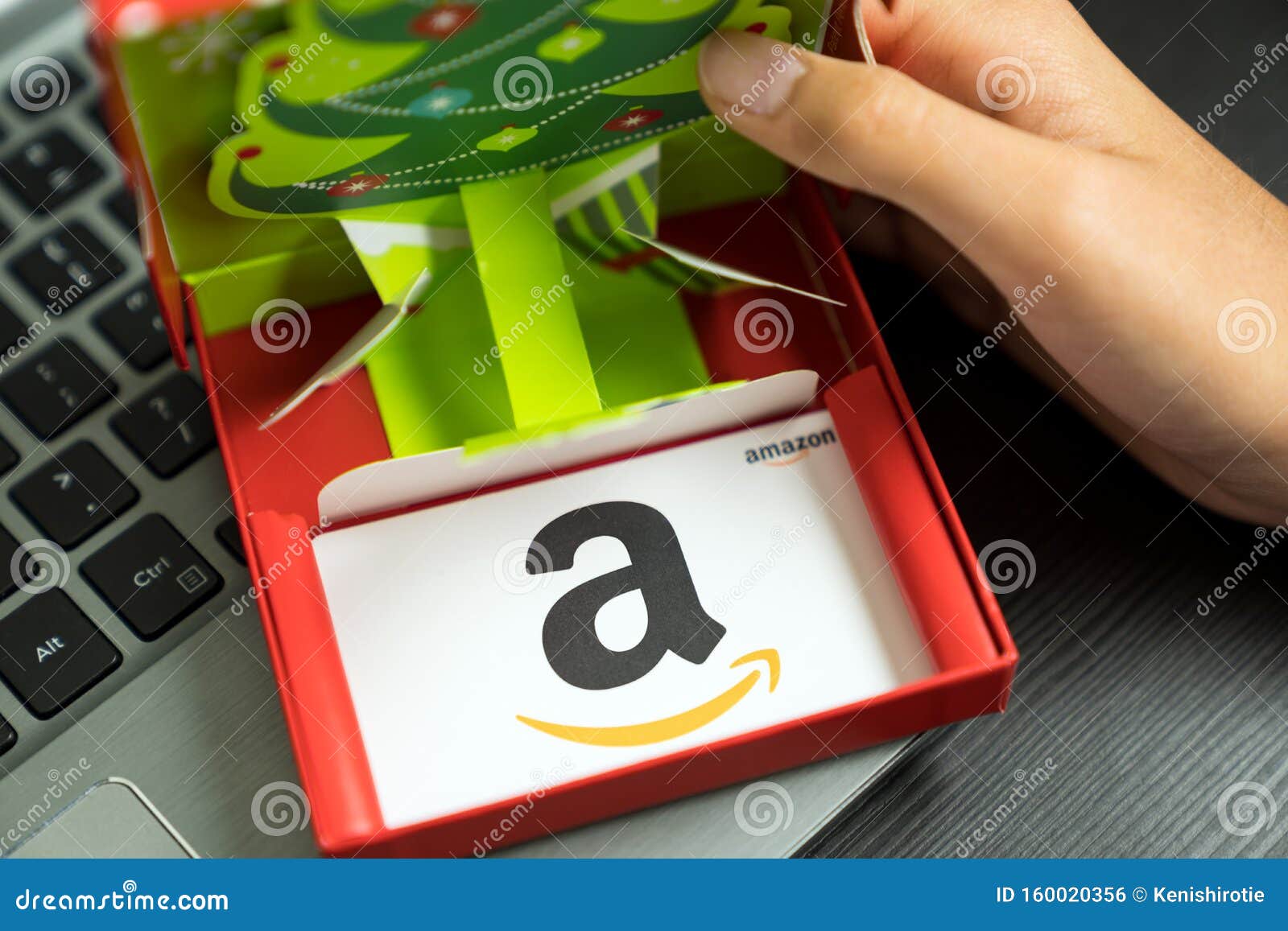 Investeren Beyond biologisch Amazon-cadeaukaart Als Kerstcadeau Redactionele Foto - Image of koop, geld:  160020356