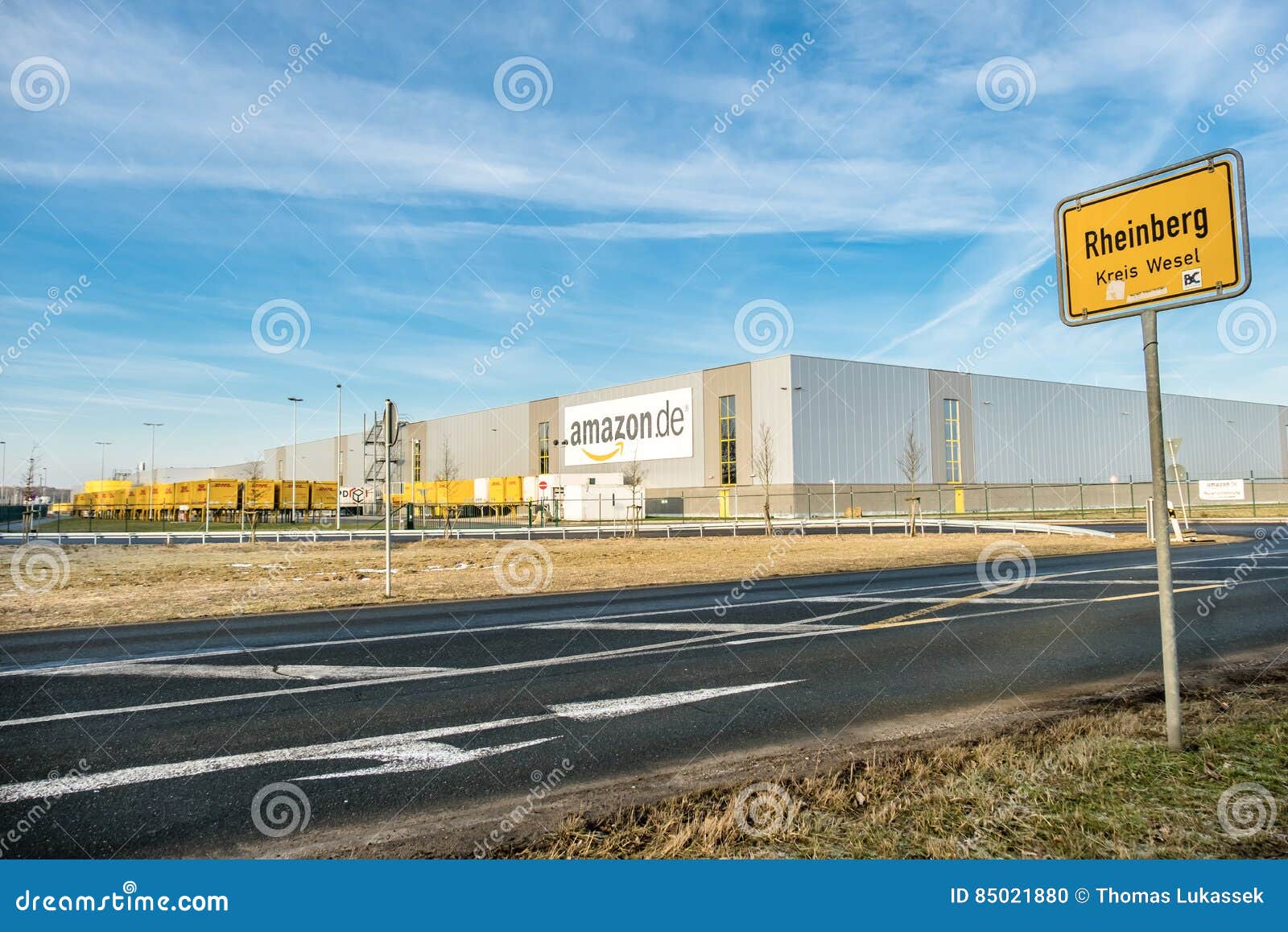Amazon distribution center editorial image. Image of international