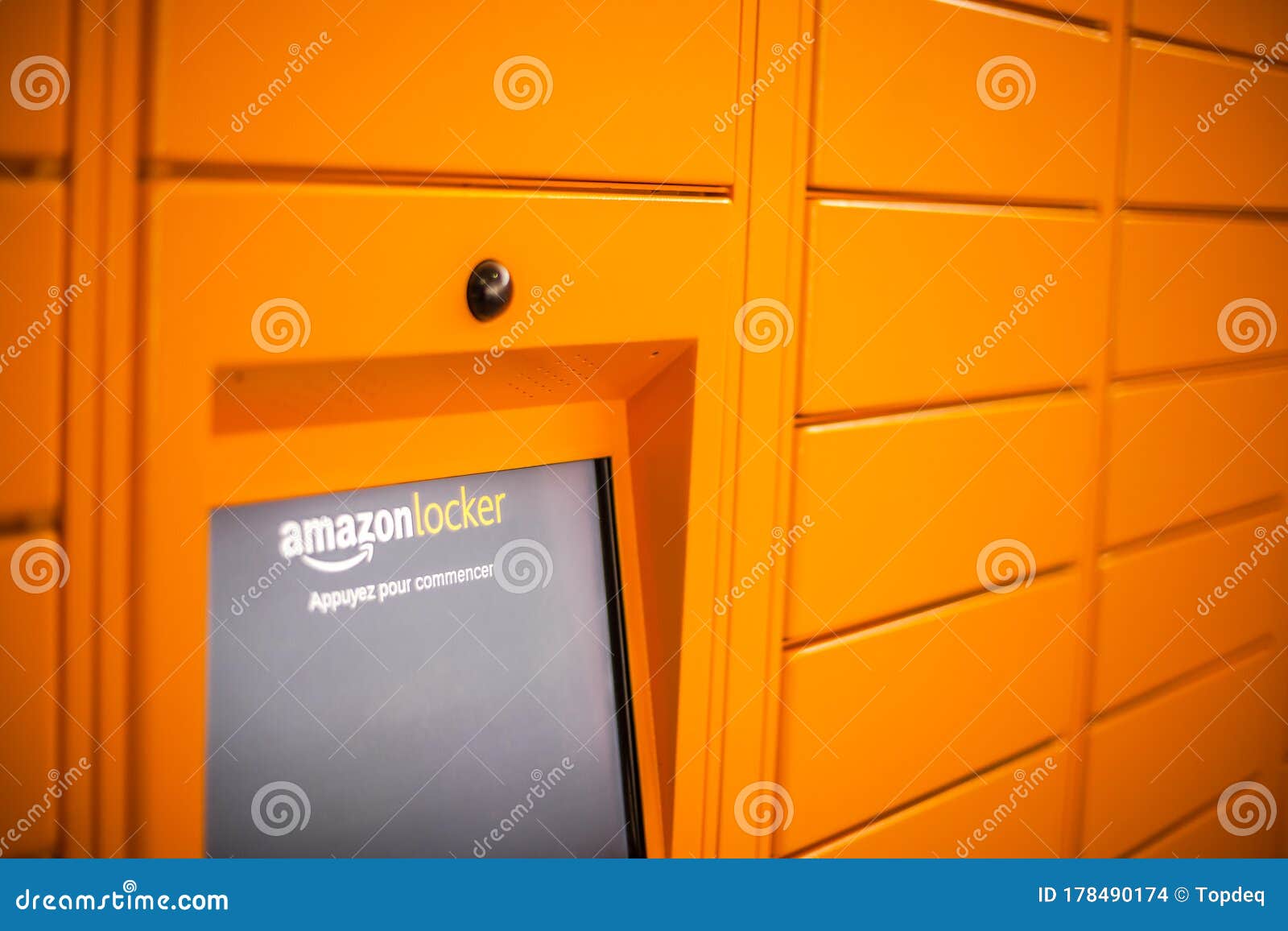 Amazon Locker在商场编辑类库存图片 图片包括有邮政 安排 发运 欧洲 下落