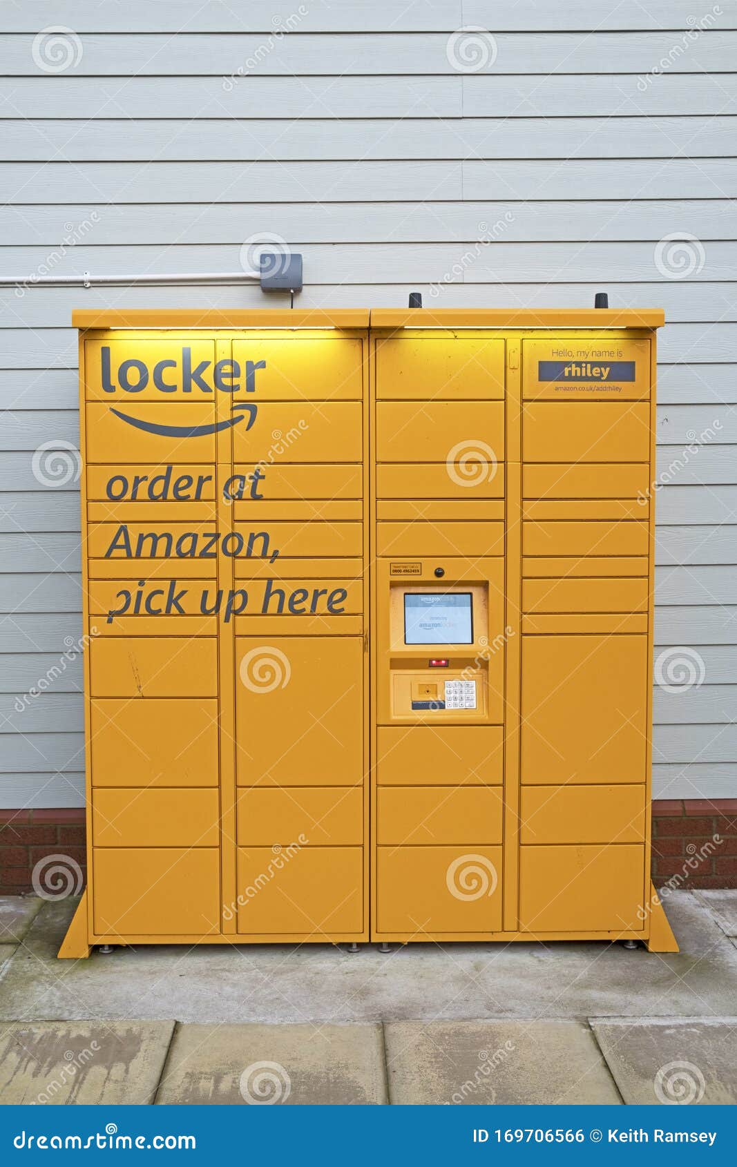 Amazon Locker editorial photo. Image of package, packages 169706566