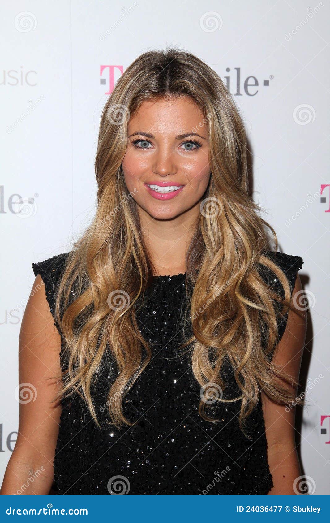 Picture amber lancaster The Price