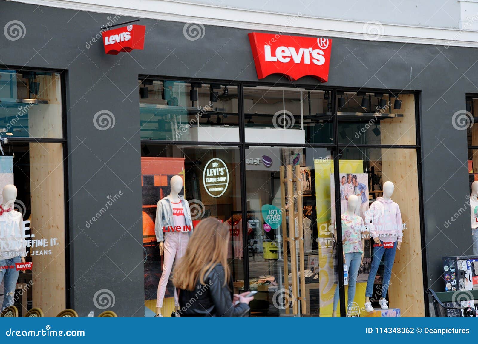 AMERICAN CHAIN LEVIS STORE in DENMARK Editorial Photography - Image of  txtile, finance: 114348062