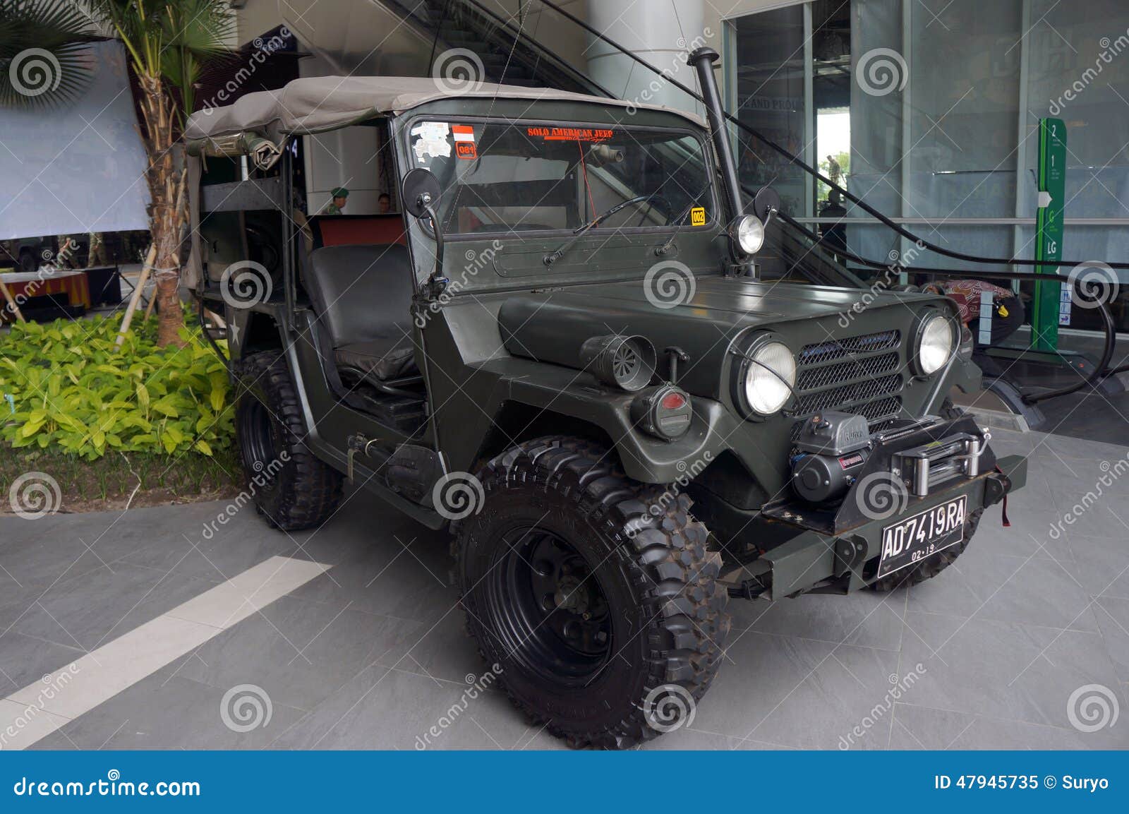 American jeep editorial image. Image of solo, city, types ...