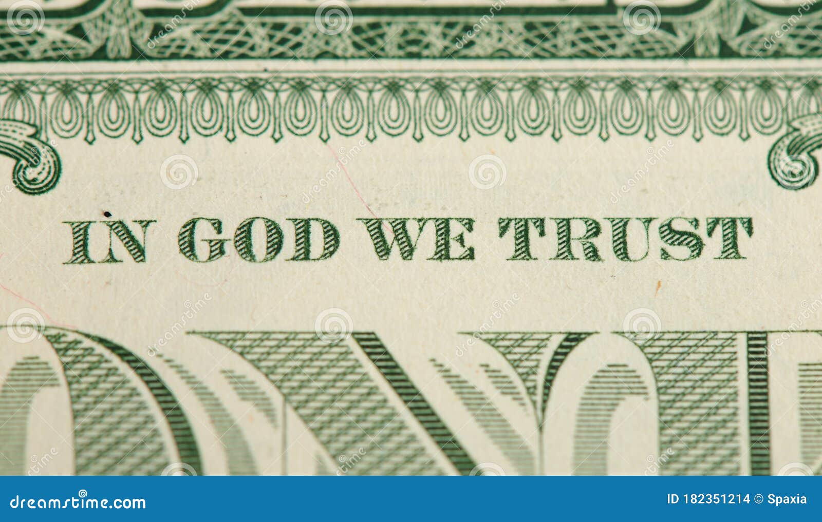 Dollars out on top on god. In God we Trust доллар купюра. Надпись на долларе in God we Trust. Купюра США “in God we Trust”. Девиз США на долларах.