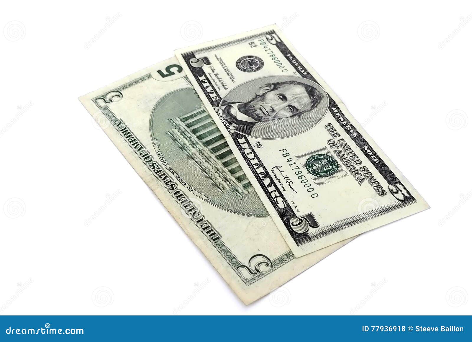 Amerykańskie banka dolara notatki. Zamyka up Amerykańscy dolarów banknoty na białym tle