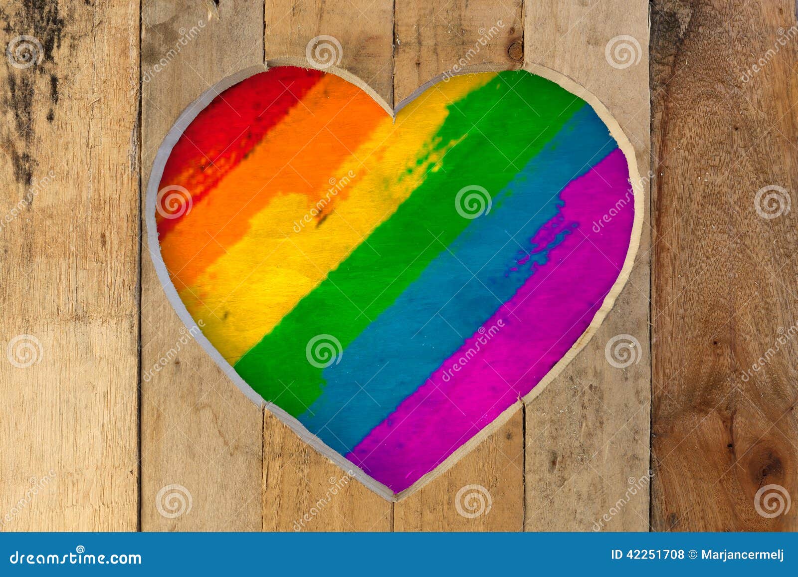 Ami I Colori Dipinti Di Orgoglio Dell arcobaleno Della Struttura Ami i colori dipinti di orgoglio dell arcobaleno della struttura di legno del cuore dei biglietti di S Valentino
