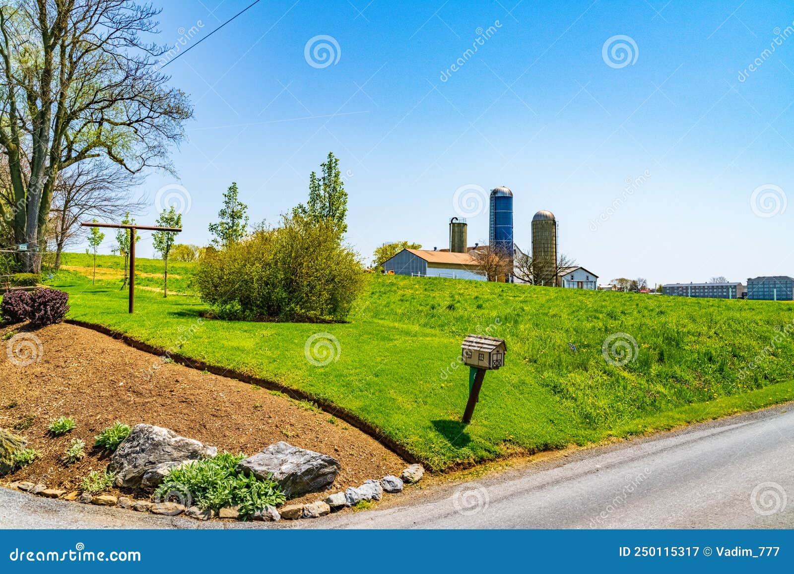 Amish Country, Farm, Home and Barn on Field Agriculture in Lancaster ...