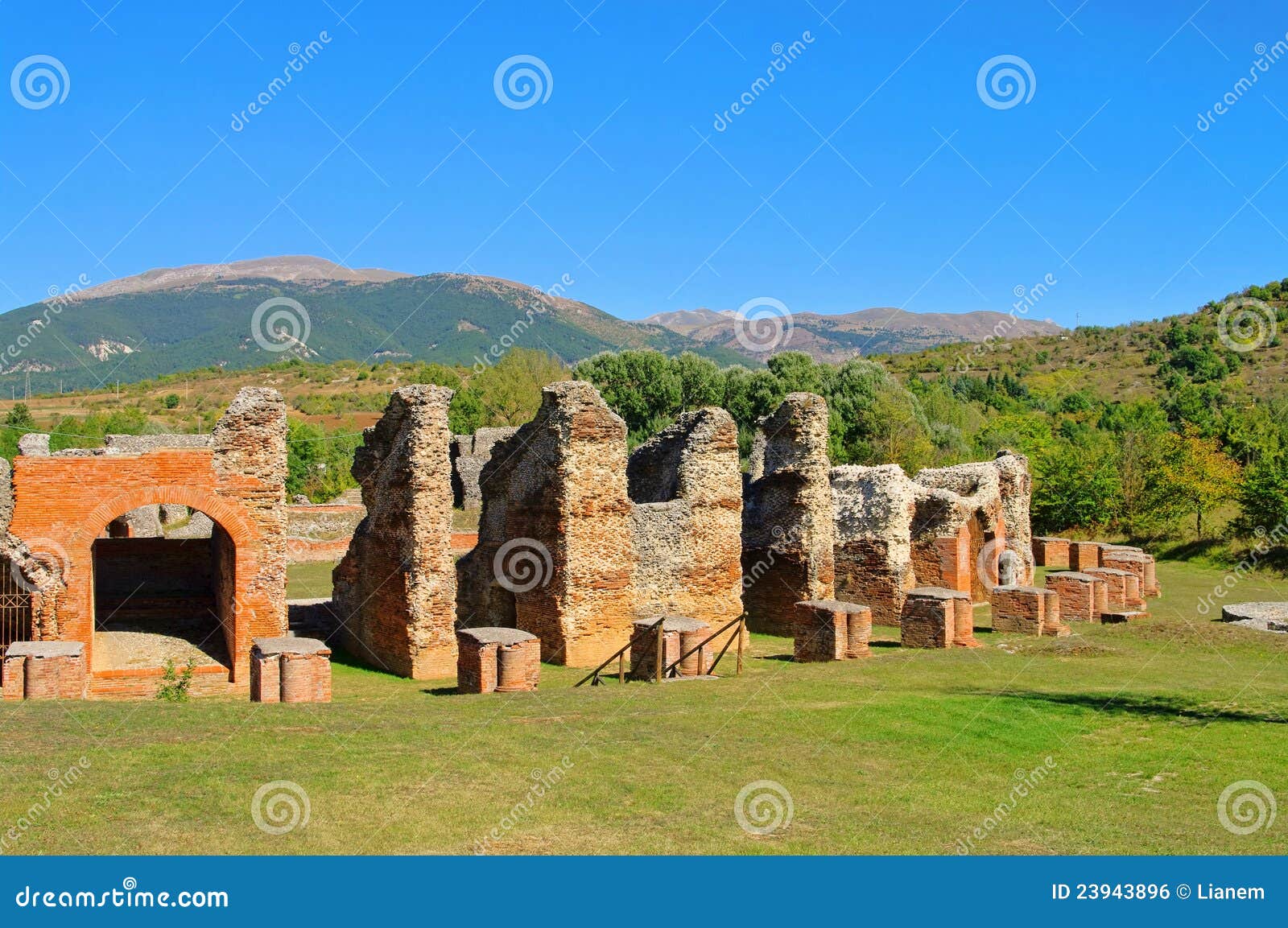 amiternum amphitheatre