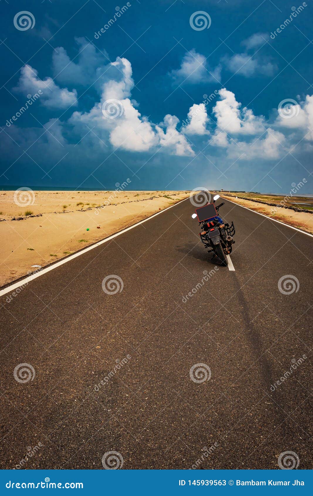 Amour De Debarras De Moto Avec Le Message Image Stock Image Du Course Destination Amour De Debarras De Moto Avec Le Message Image Stock Image Du Course Destination