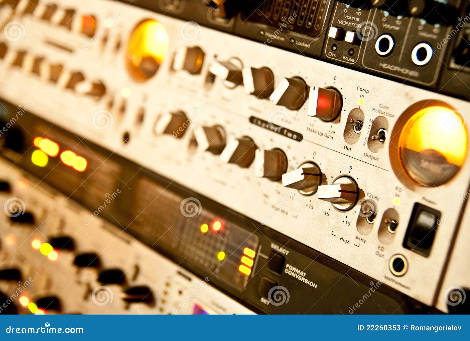 Amplifier equipment stock image. Image of power, color 22260353