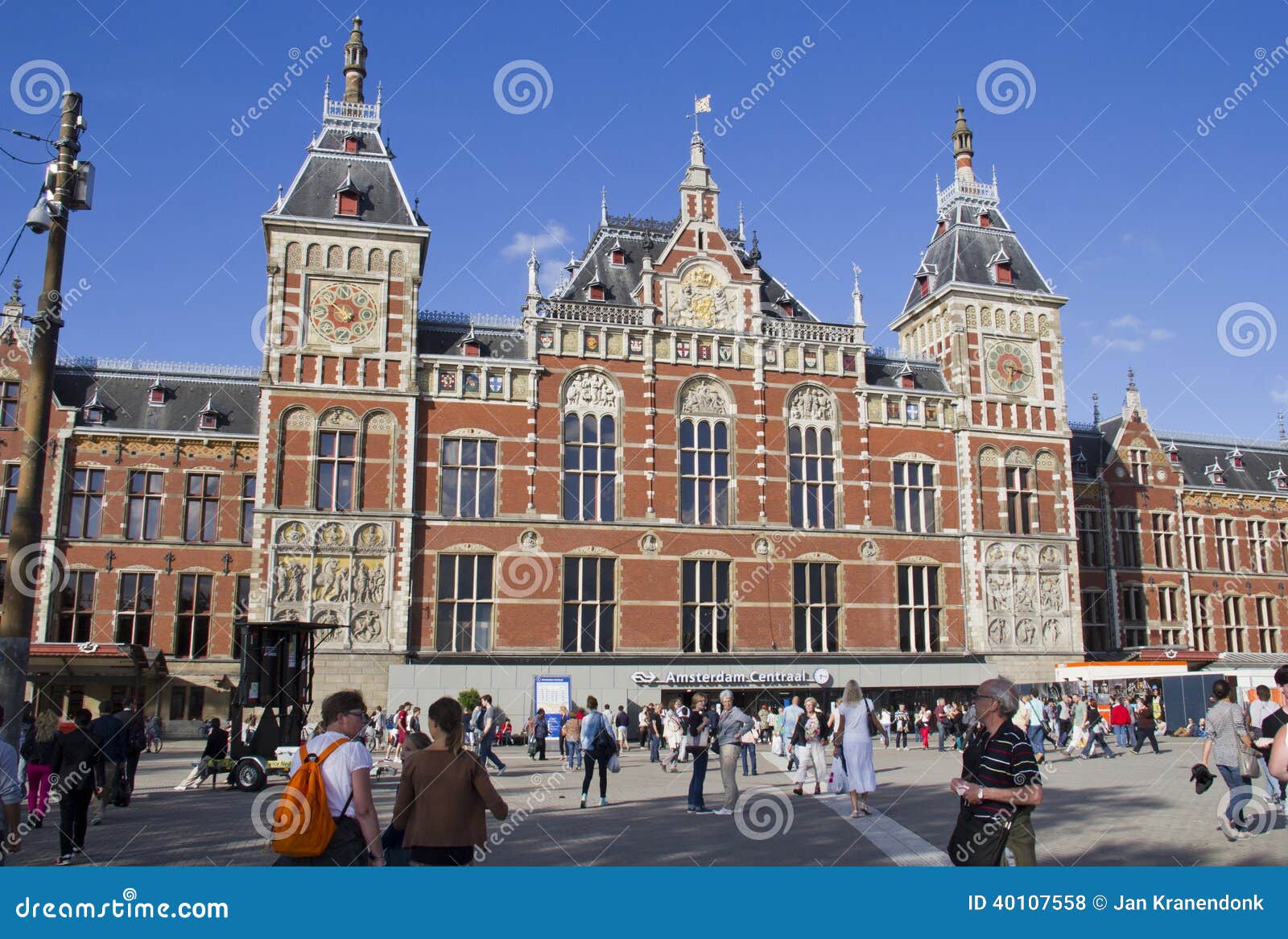 AmsterdamHauptbahnhof redaktionelles stockfoto. Bild von