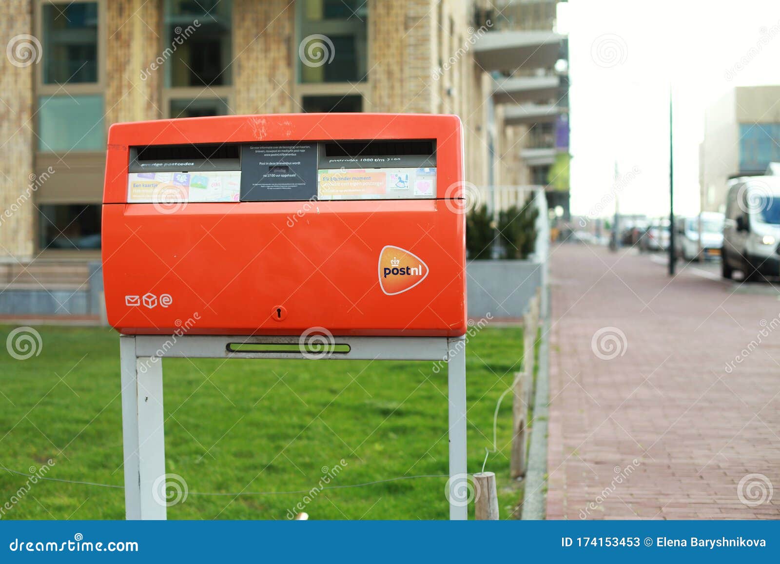Bediende historisch wazig Dutch PostNL Orange Post Box with Logo Editorial Stock Photo - Image of  illustrative, holland: 174153453
