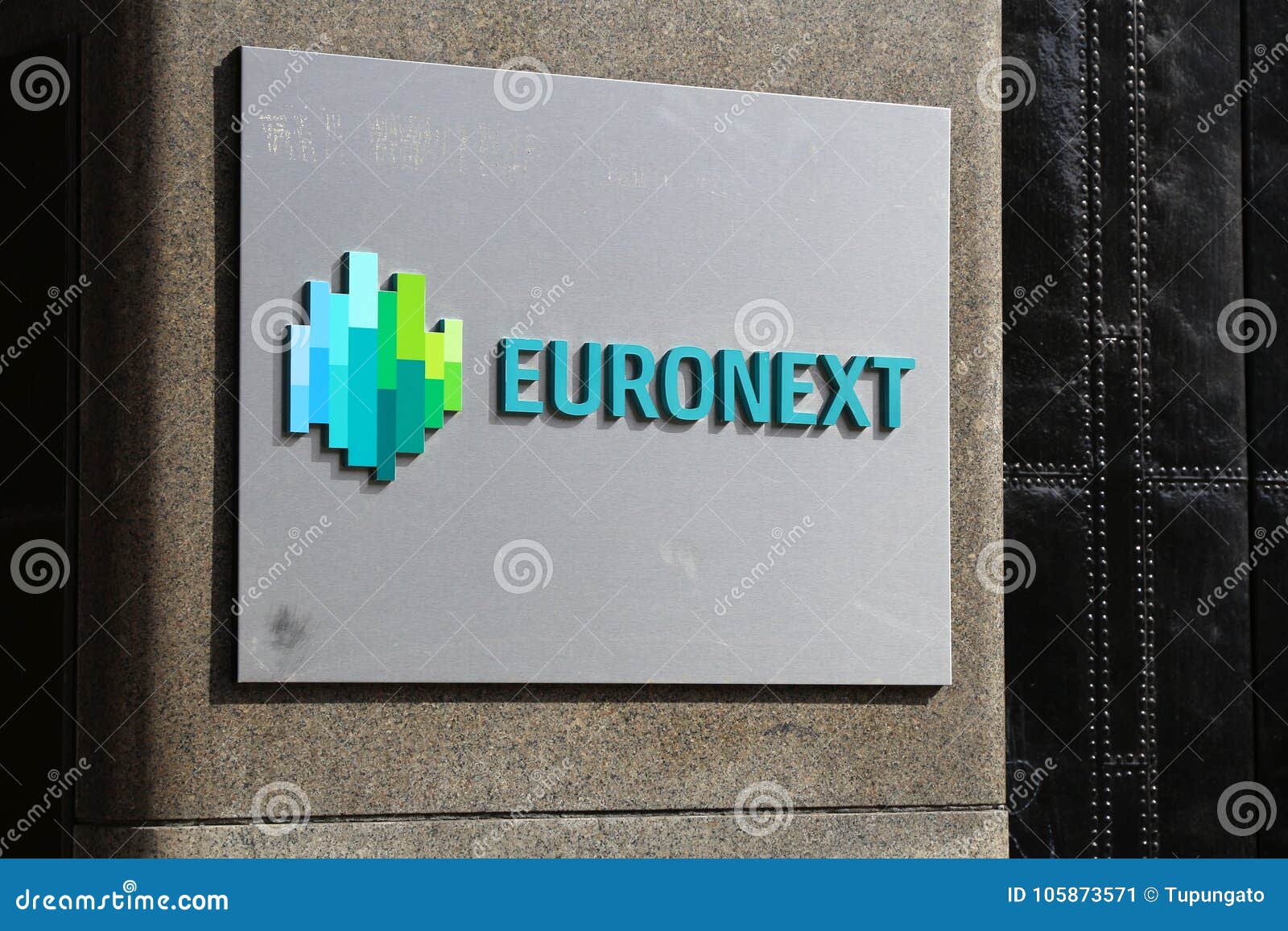 Euronext Stock Exchange editorial photo. Image of architecture - 105873571