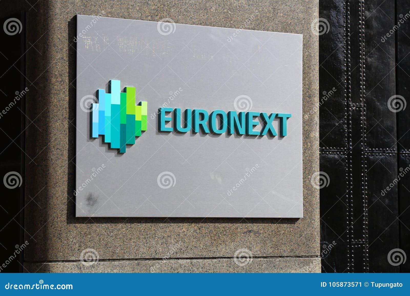 Euronext Stock Exchange editorial photo. Image of architecture - 105873571