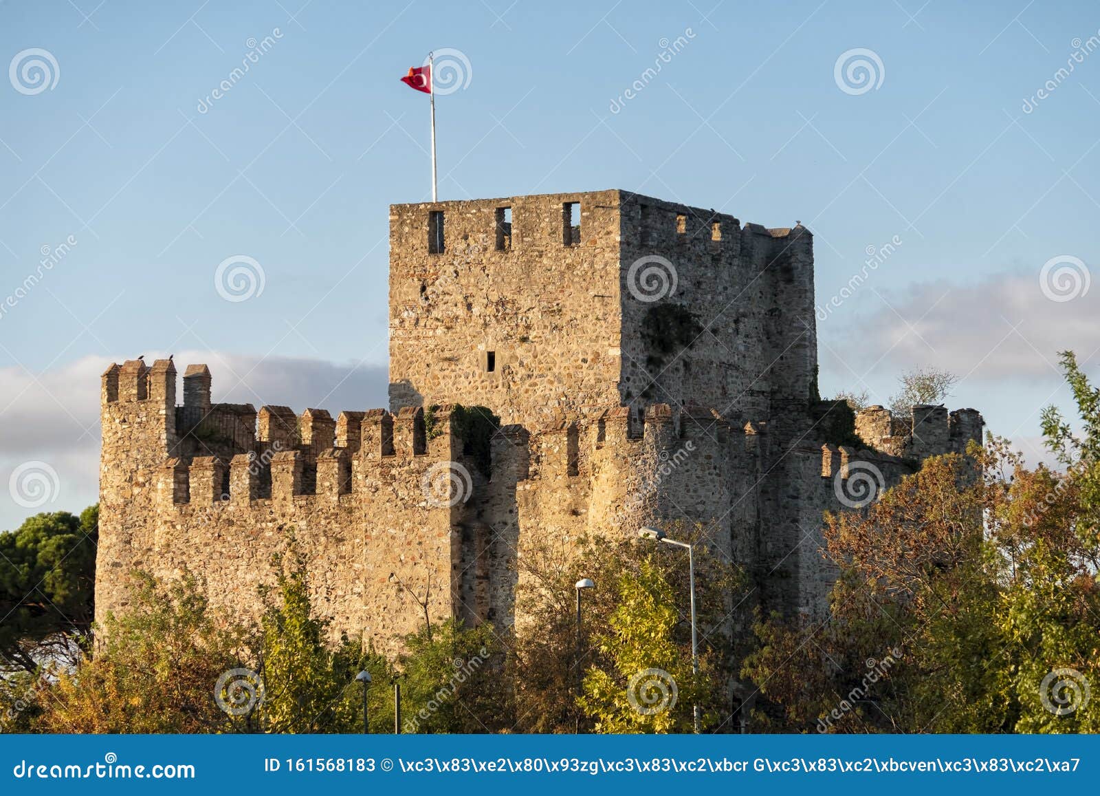 anatolian castle (anadolu hisari) in istanbul.historically known as guzelce  hisar(meaning proper castle) is a fortress located in anatolian (asian) si  Stock Photo - Alamy