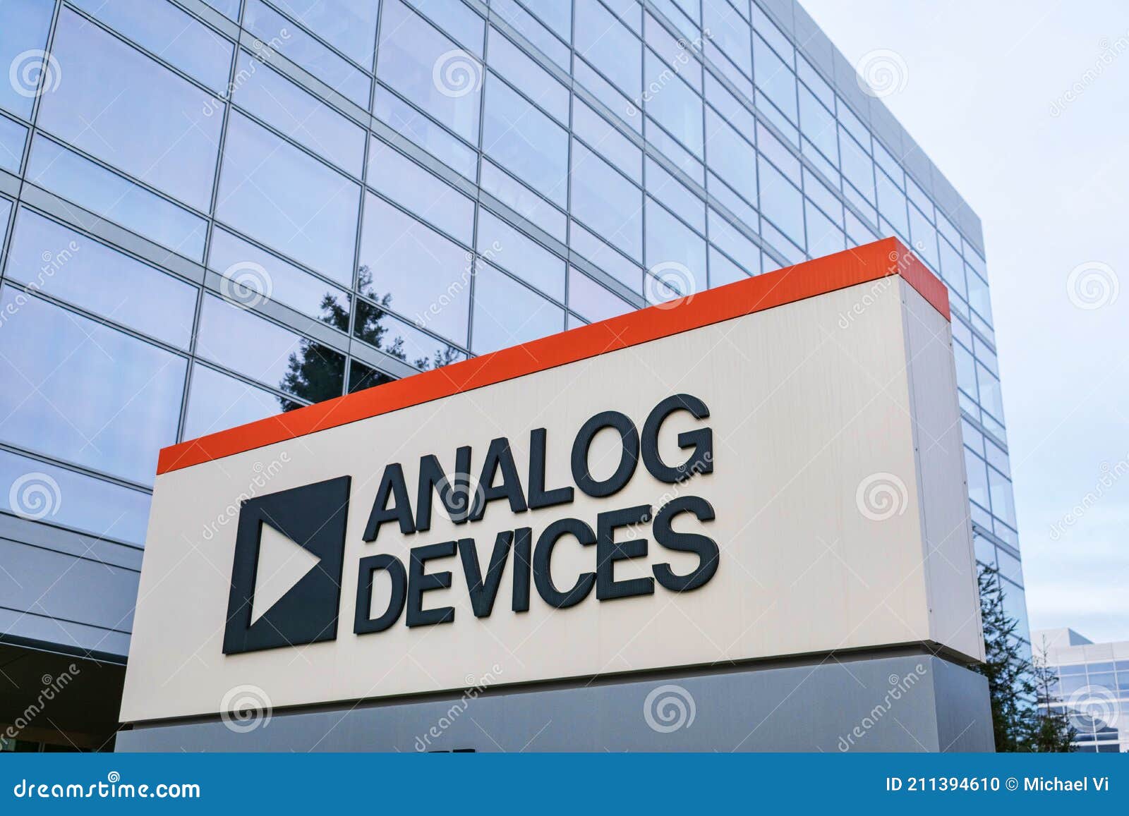 Analog Devices Logo and Sign at Silicon Valley Campus. Editorial Image