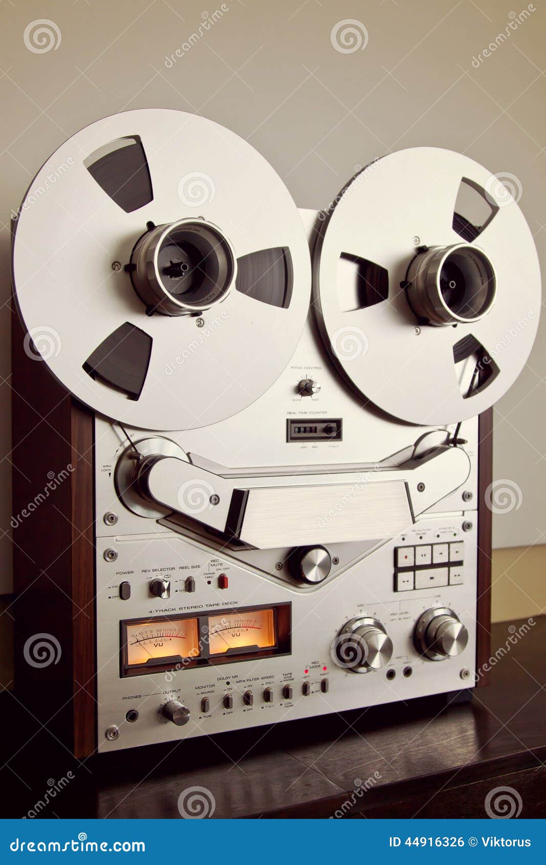 Analog Stereo Open Reel Tape Deck Recorder Vintage Closeup Stock Photo -  Image of recorder, reel: 44916326