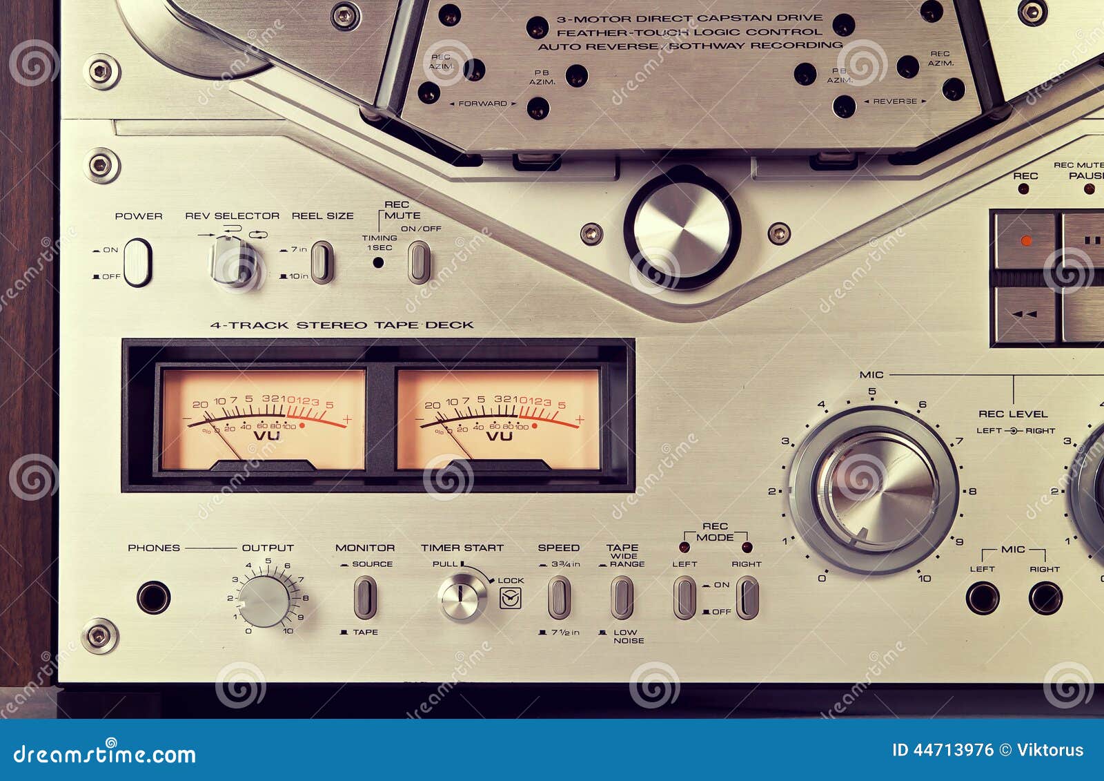 Analog Stereo Open Reel Tape Deck Recorder VU Meter Device Close Stock  Photo - Image of spool, listen: 44713976