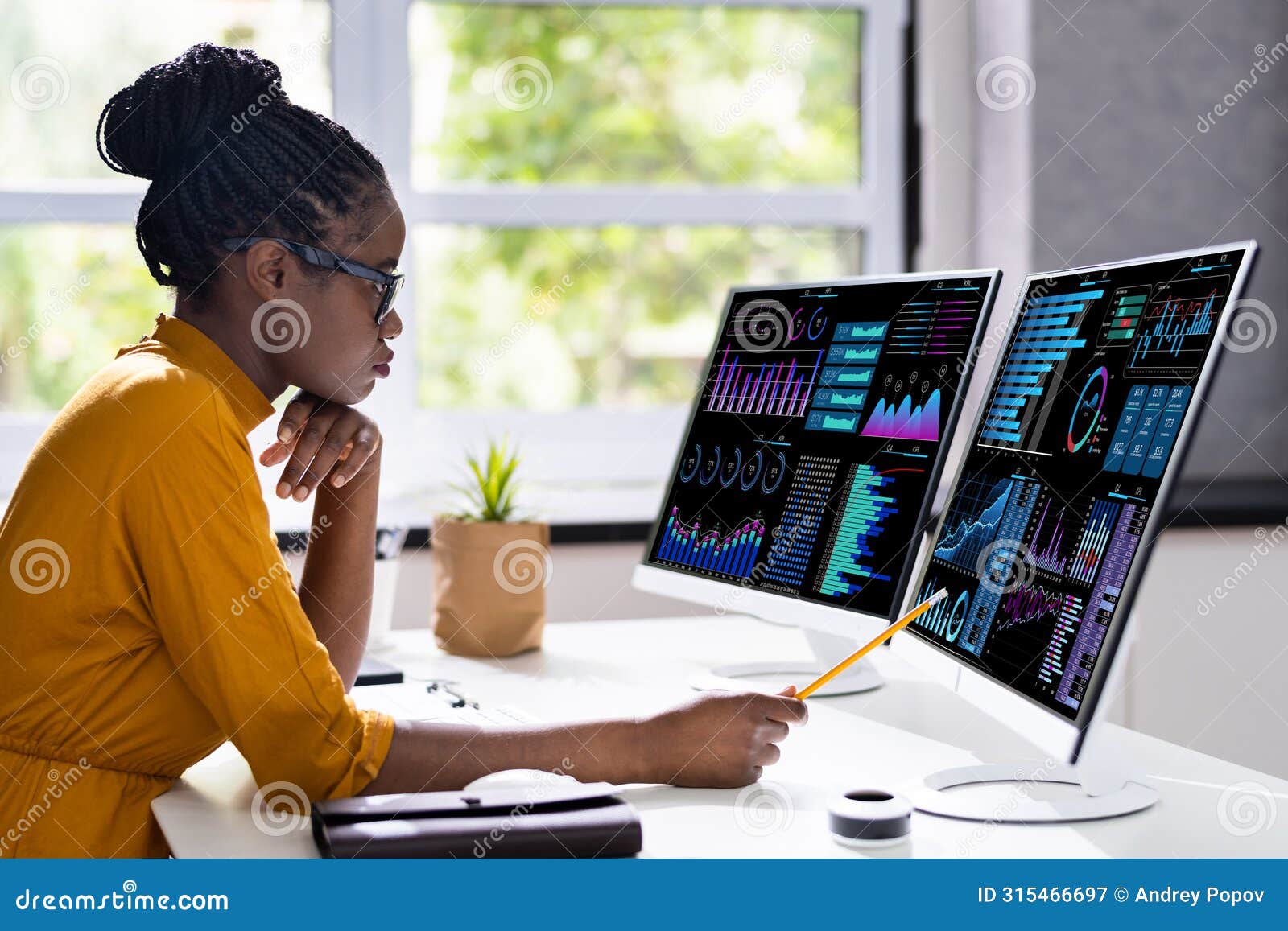 analyst woman looking