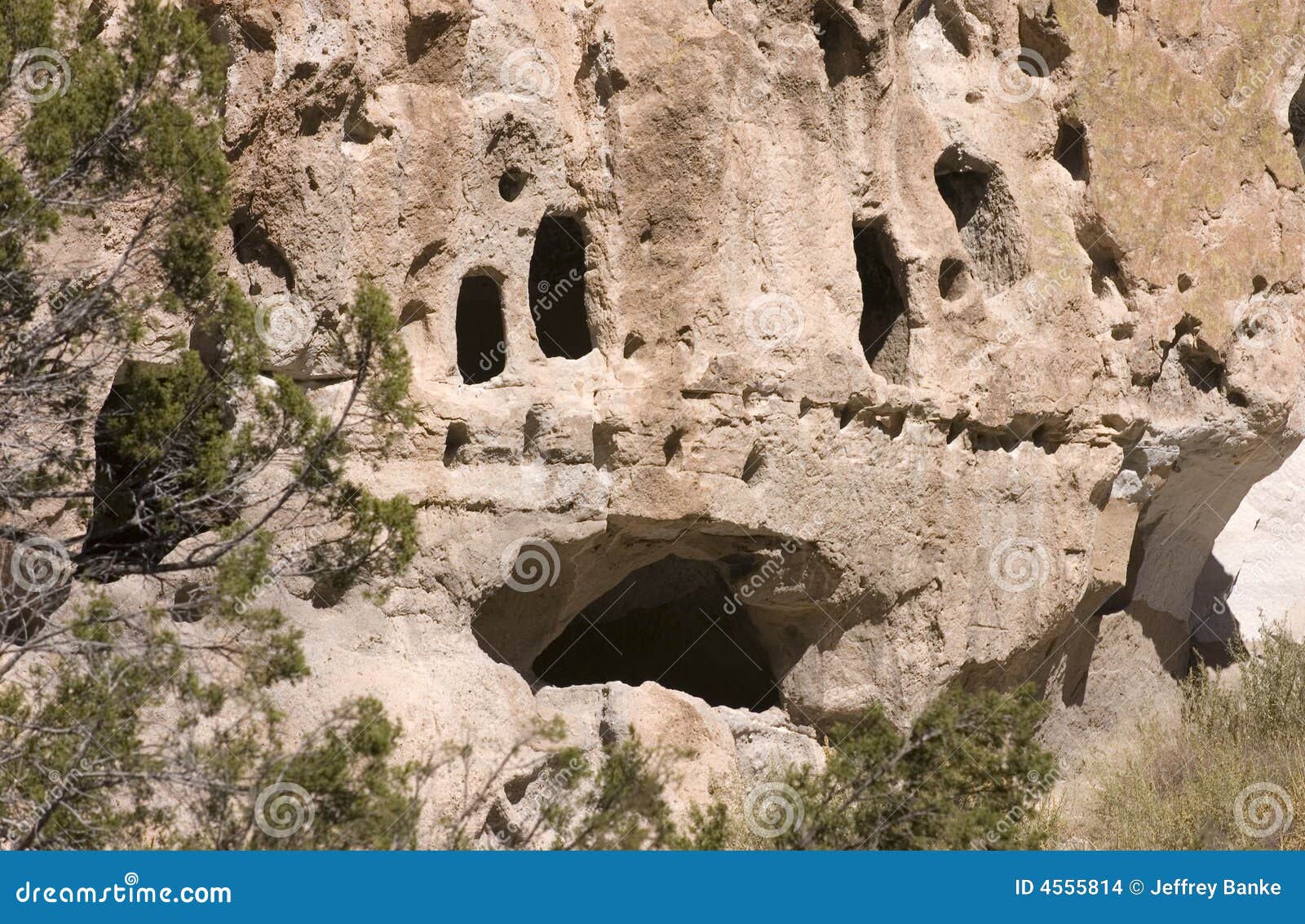 anasazi cave dwellings