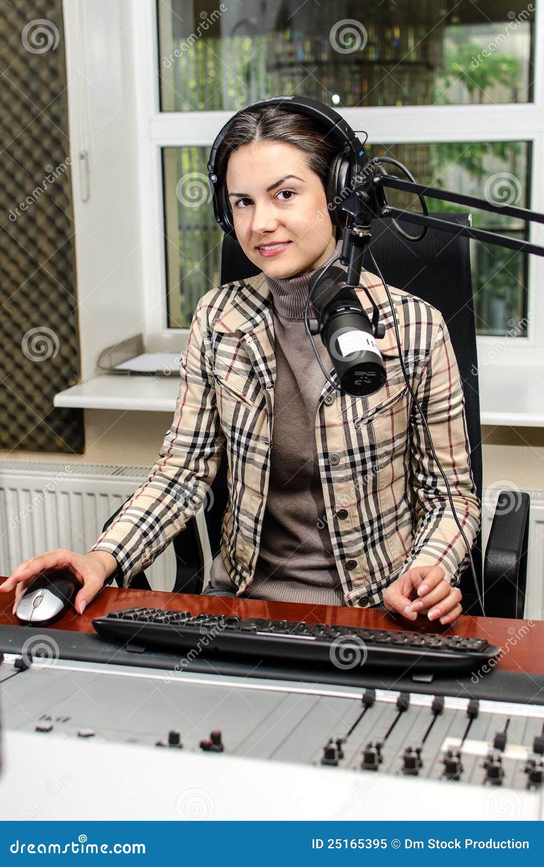 Anchorwoman stock image. Image of equipment, executive 25165395