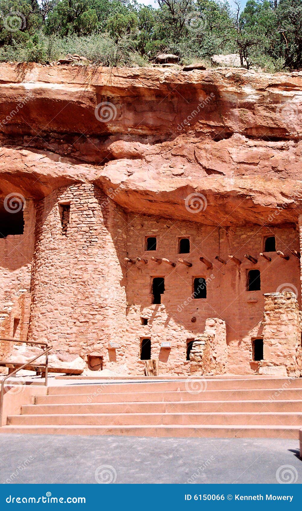 ancient anazasi dwellings