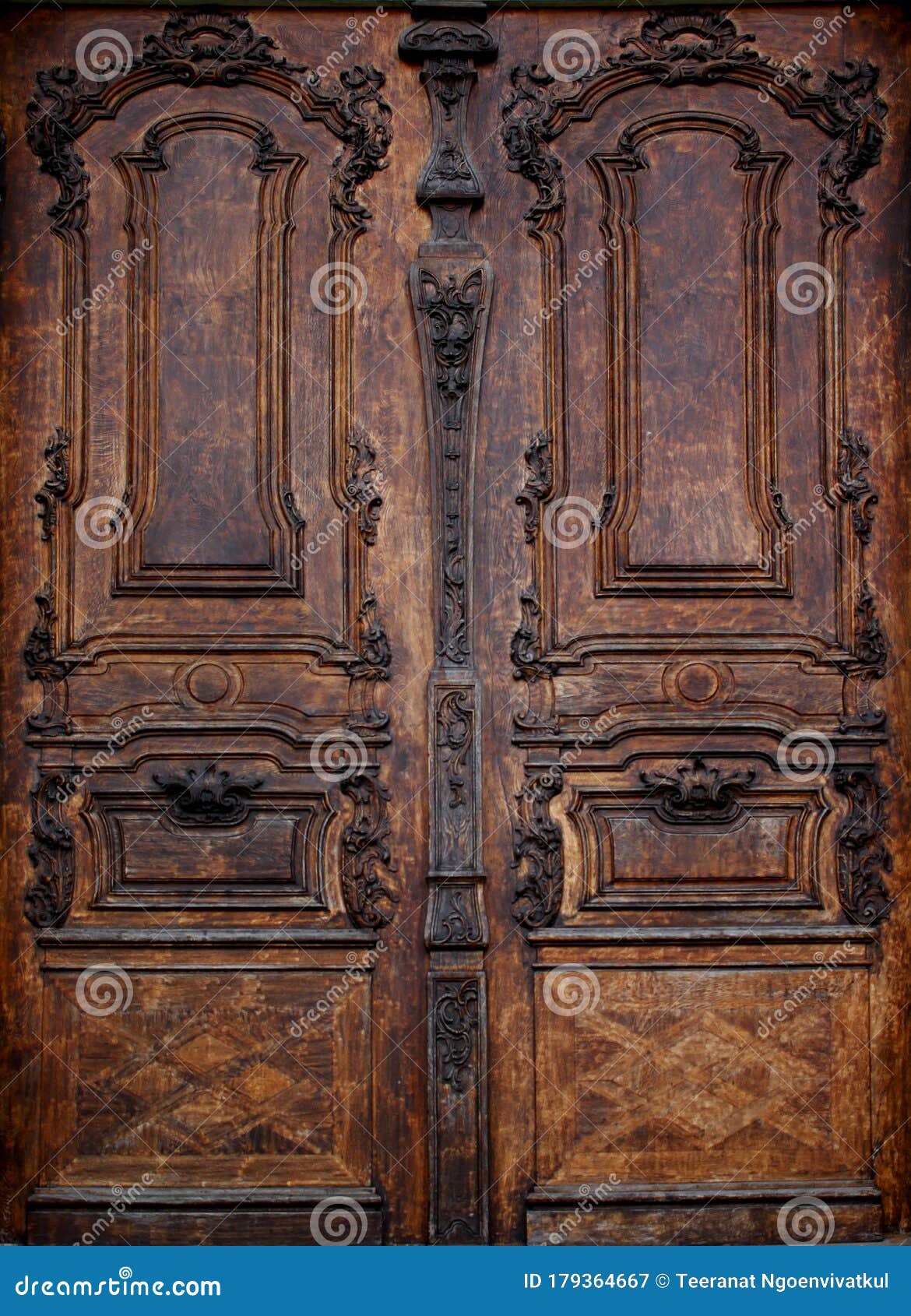 39,780 Door Wallpaper Stock Photos - Free & Royalty-Free Stock Photos from  Dreamstime