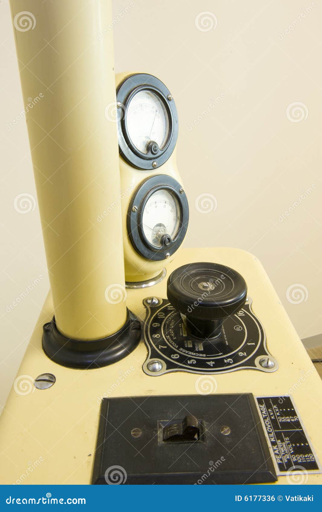 An Ancient Dental Xray Machine Picture. Image 6177336
