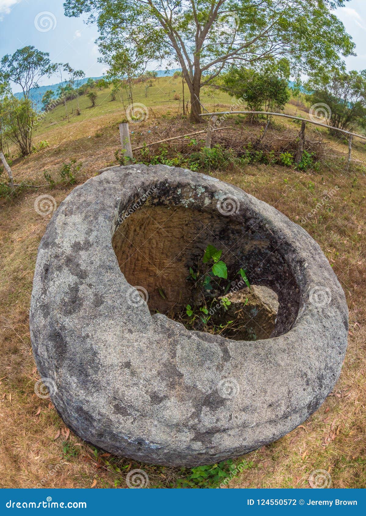 Plain Of Jars Site 3 Xiangkhoang Plateau Stock Photo Image Of Khao Developing 124550572