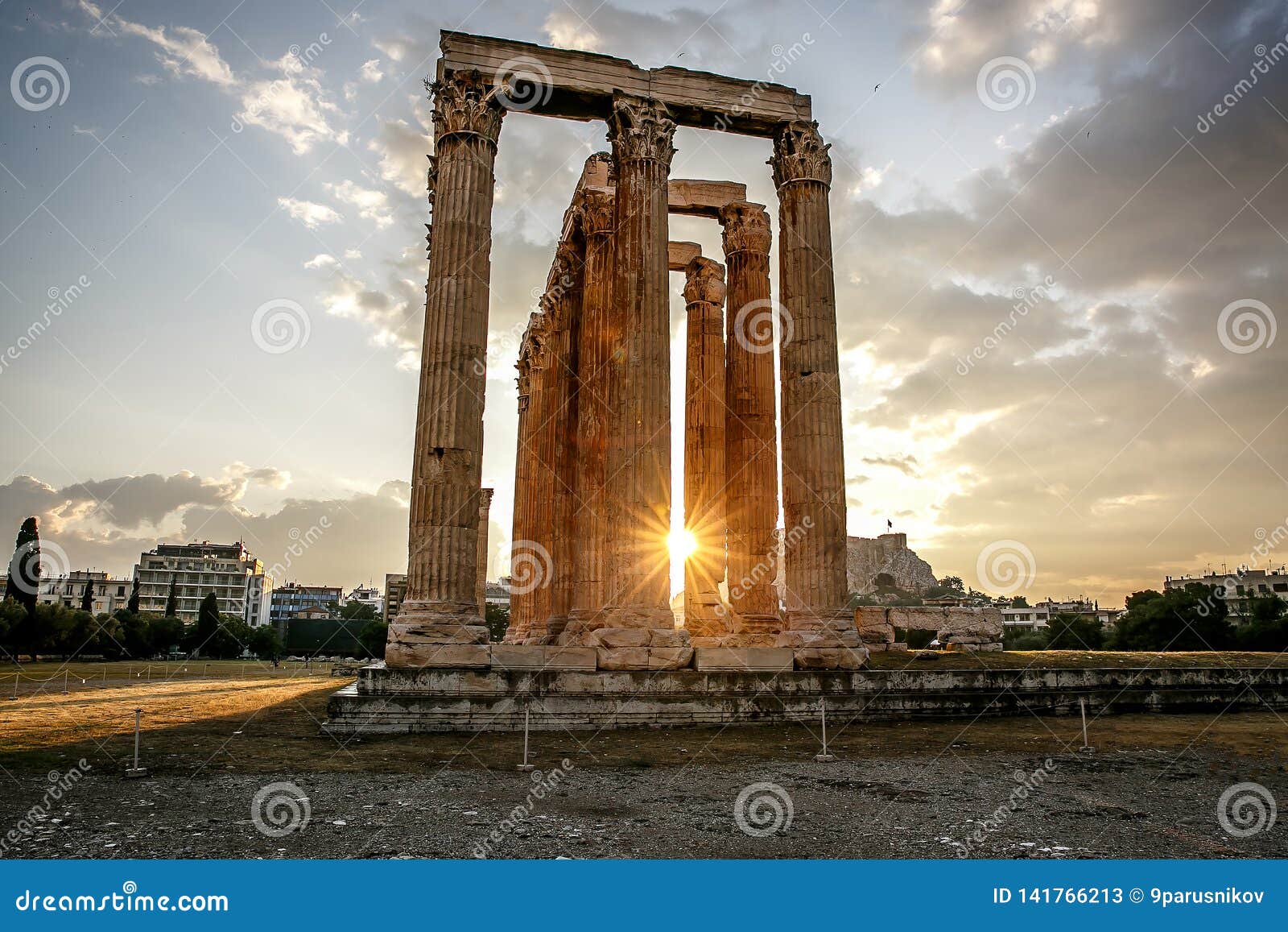 Først omvendt Demon Play The Ancient Greek Columns of Ancient Temple of Zeus, Olympeion, Athens,  Sunset Light, Stock Image - Image of athens, acropolis: 141766213