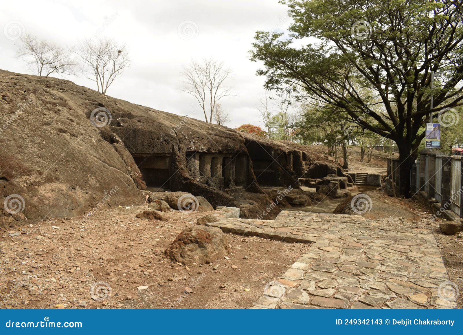 ancient buddhist cave structures