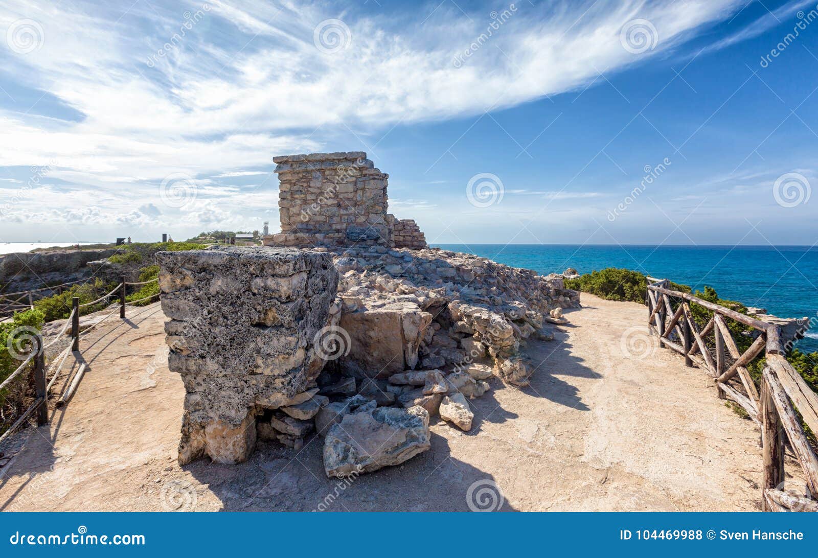 ancient mayan ruins on isla mujeres