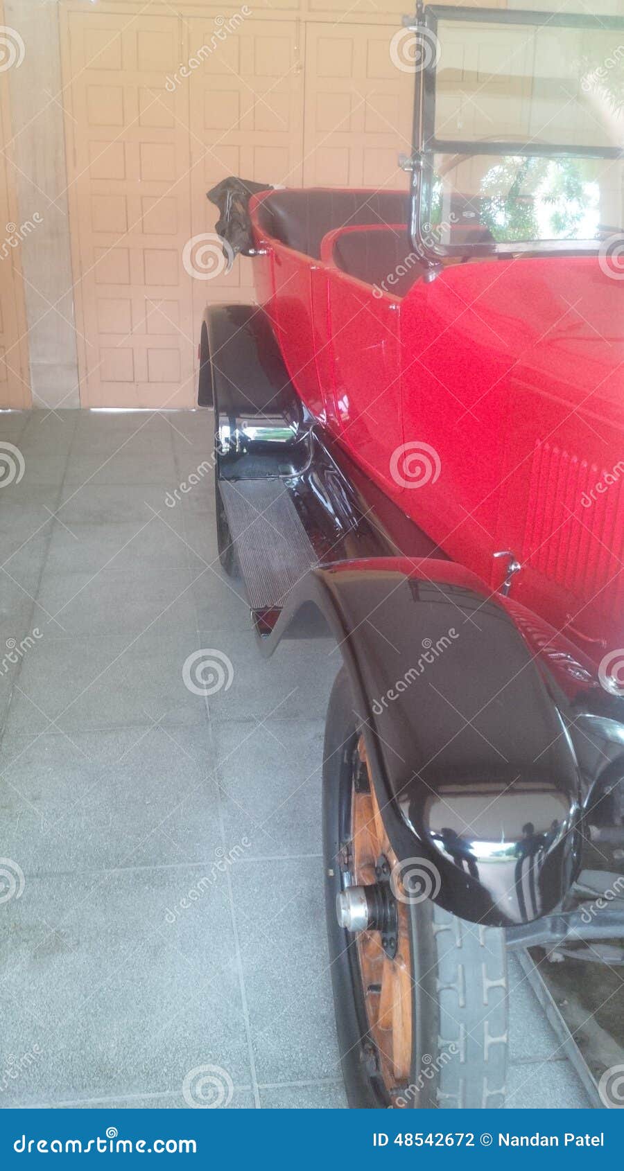 Ancient red car stock photo. Image of palace, automobile - 48542672