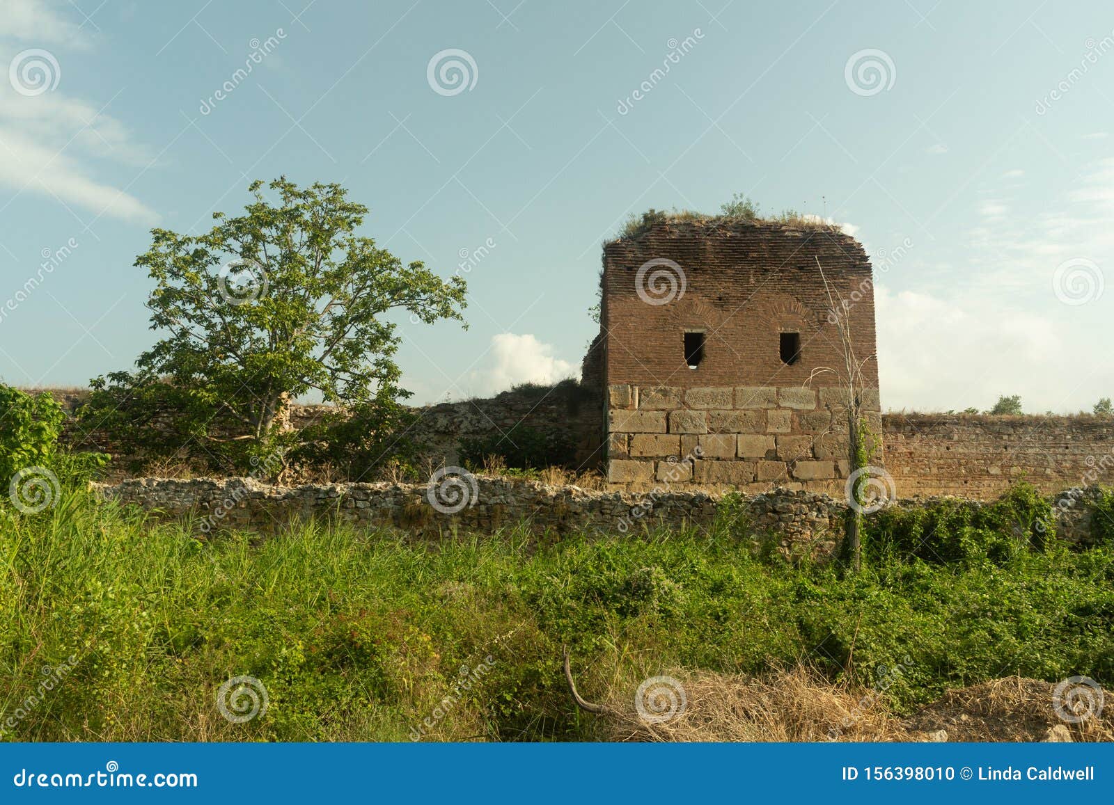 ancient roman walls of nicea