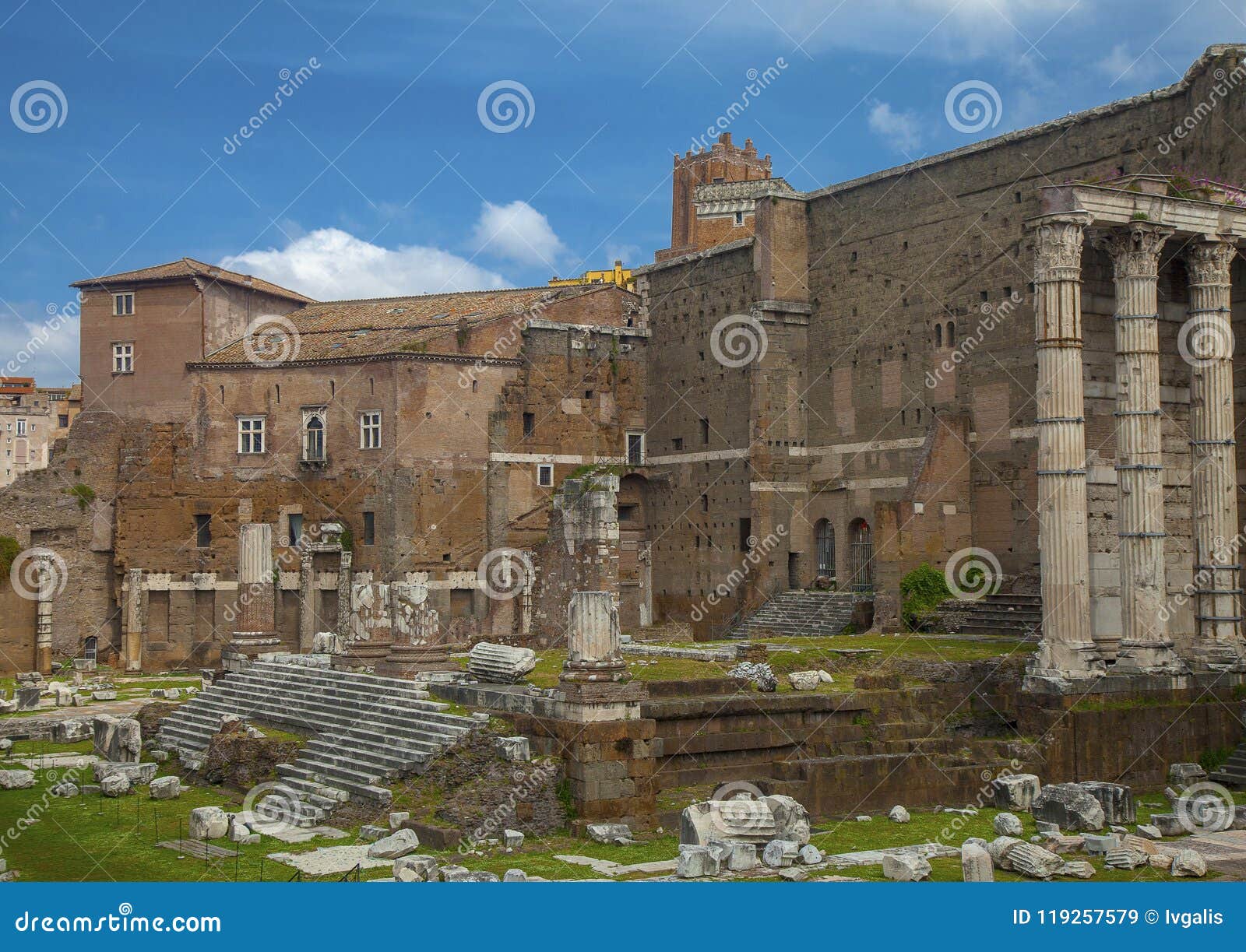 ancient ruins at foro trajano