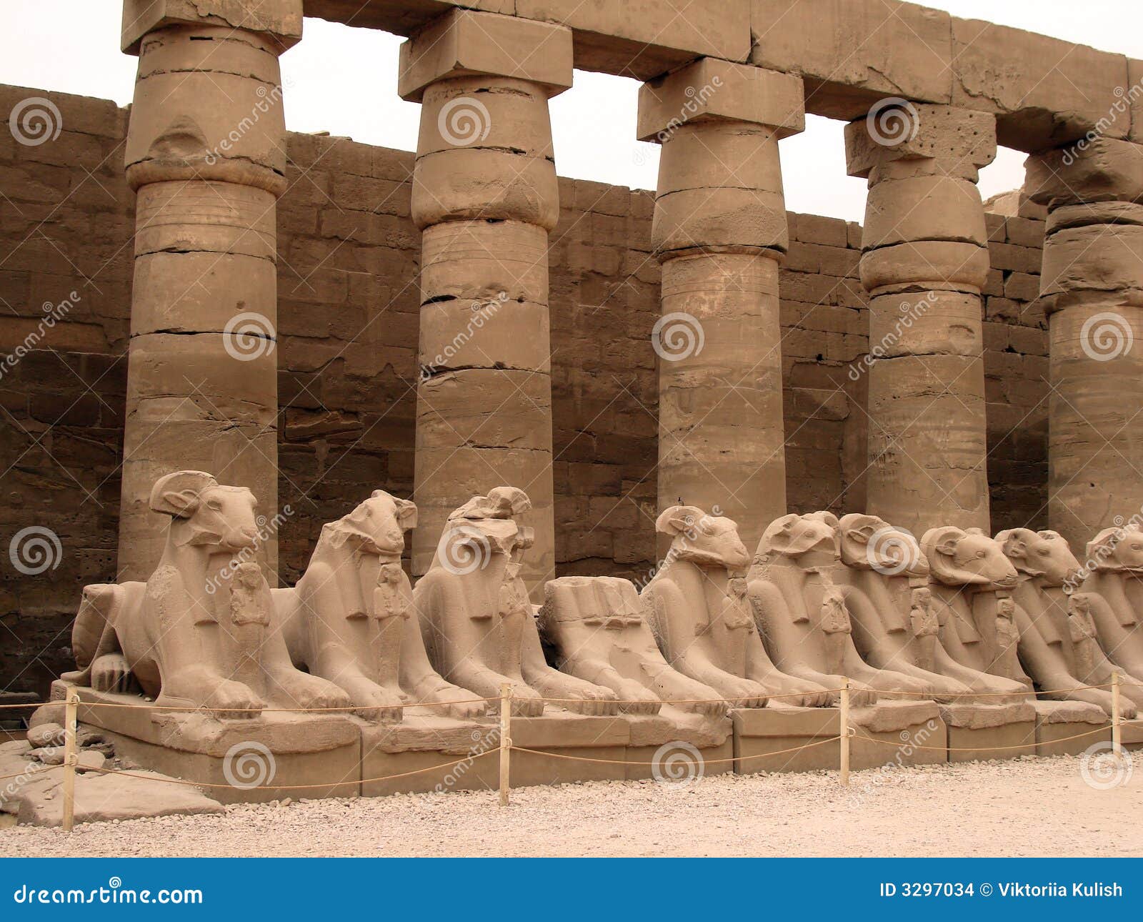 ancient statues in a egypt