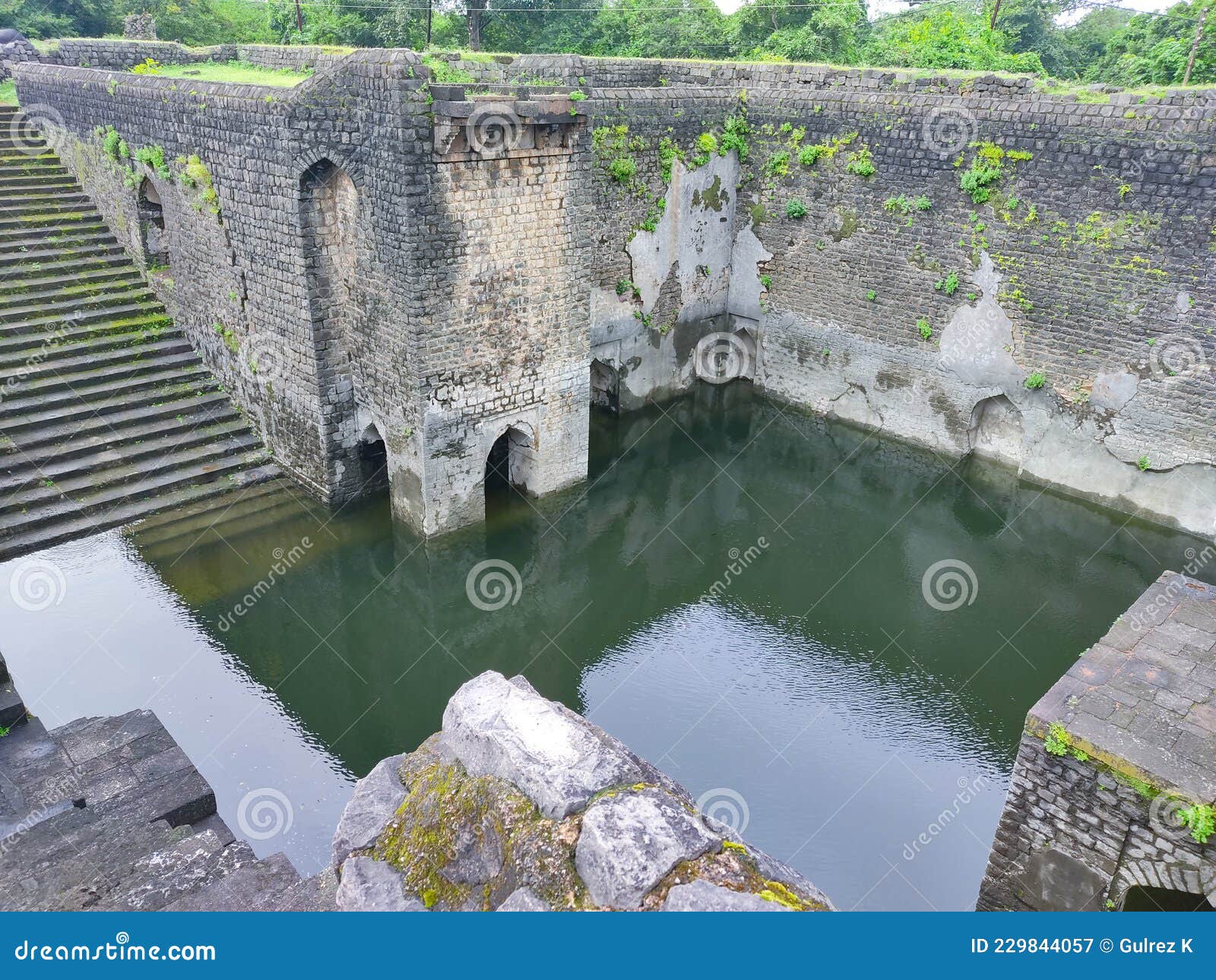 https://thumbs.dreamstime.com/z/ancient-step-well-india-mandav-stepwell-also-called-bawri-used-to-be-source-drinking-water-earlier-times-body-save-229844057.jpg