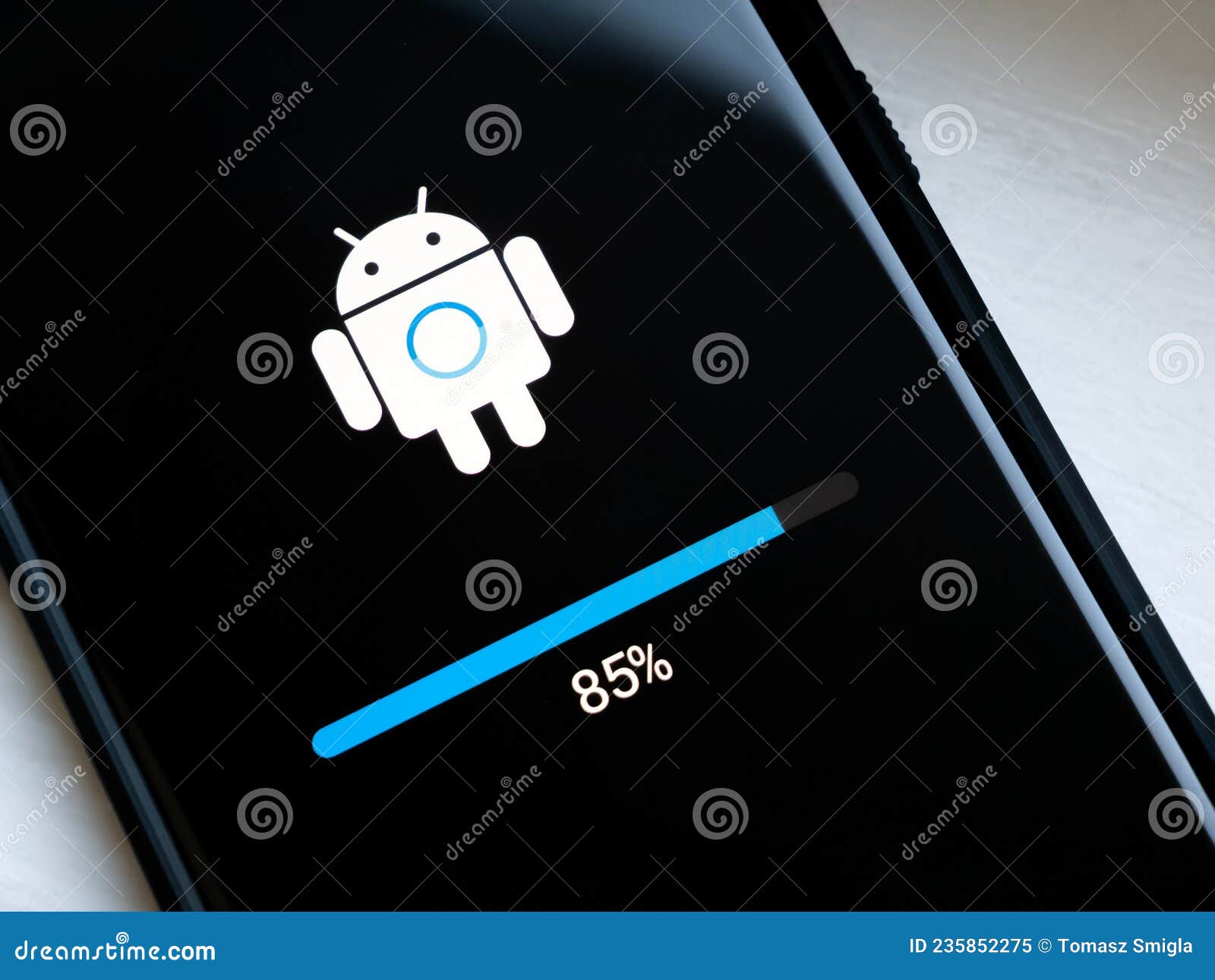 Android Phone Update Installing, Loading Screen, Smartphone Display