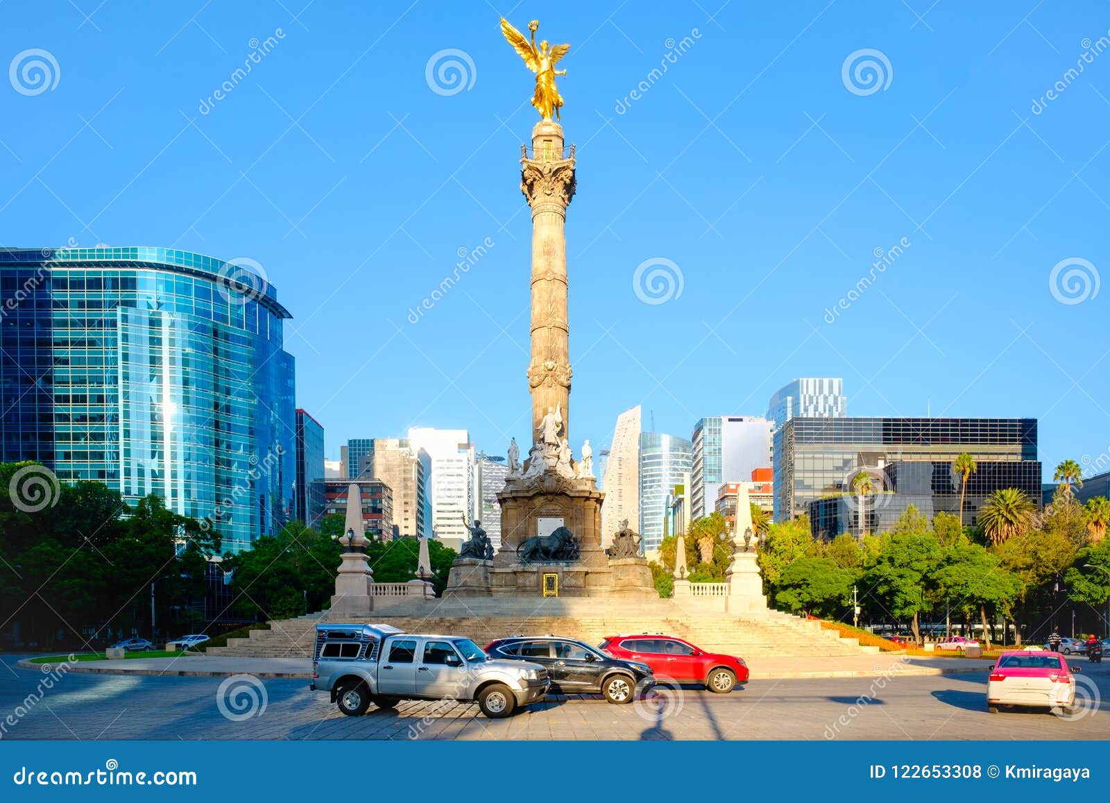 the angel of independence at paseo de la reforma in mexico city
