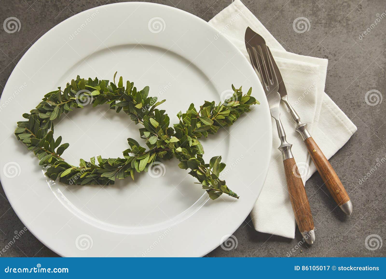 Anglikanisches Symbol Des Christen Und Der Taufe Von Ichthys Fischen Auf Umhullungsplatte Stockbild Bild Von Abendessen Einstellung