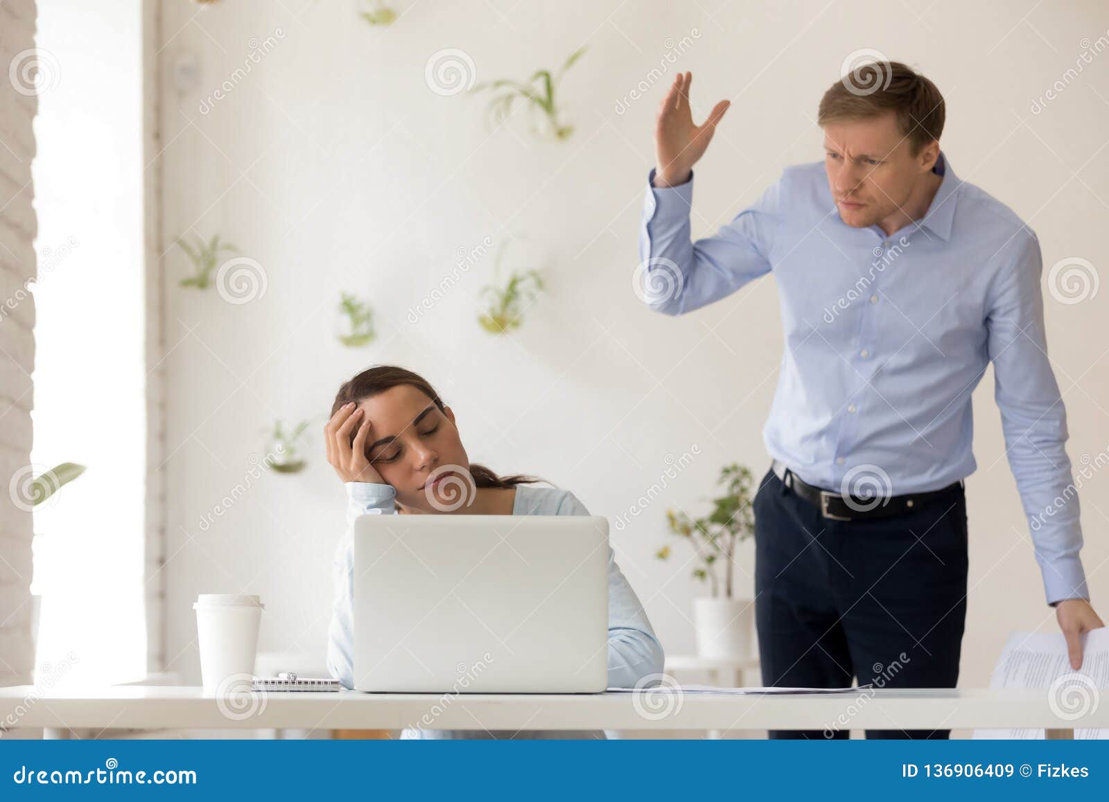 Angry Confused Boss Catching Sleeping Employee at Workplace Stock Image -  Image of ignore, employer: 136906409