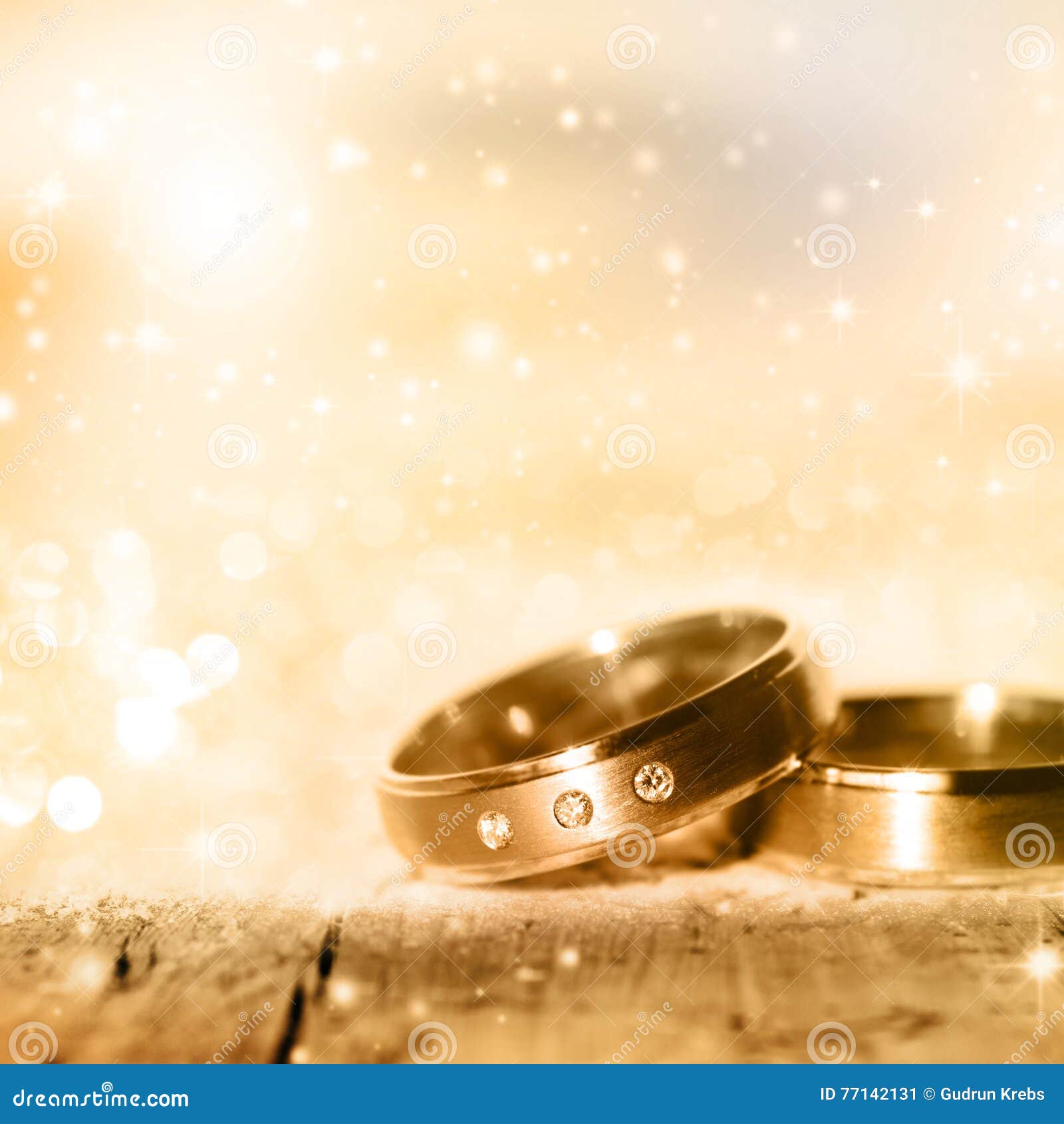 2,192 Anillos De Bodas En Fondo Madera Concepto Del Amor Boda Fotos de  stock - Fotos libres de regalías de Dreamstime, image size:1600x1690