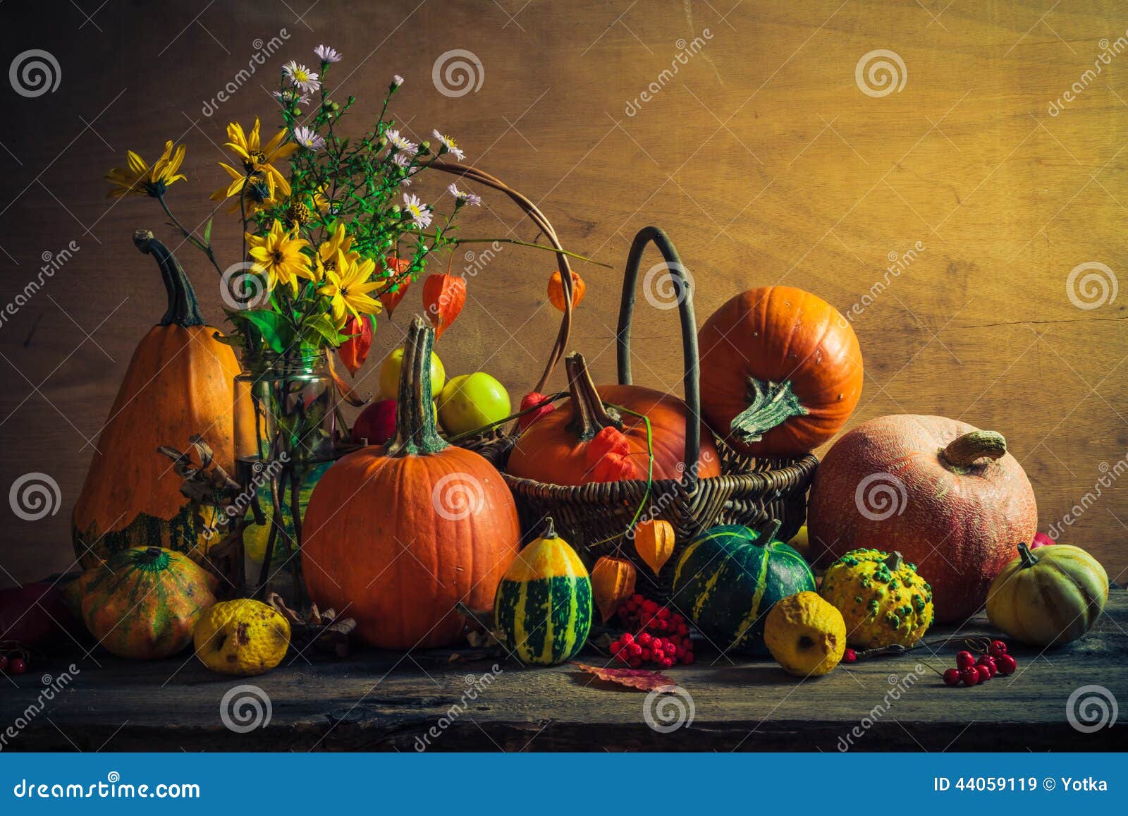 Annata Di Natura Morta Della Tavola Della Regolazione Della Zucca Di Caduta Di Autunno Di Halloween Immagine Stock Immagine Di Estate Scrittorio