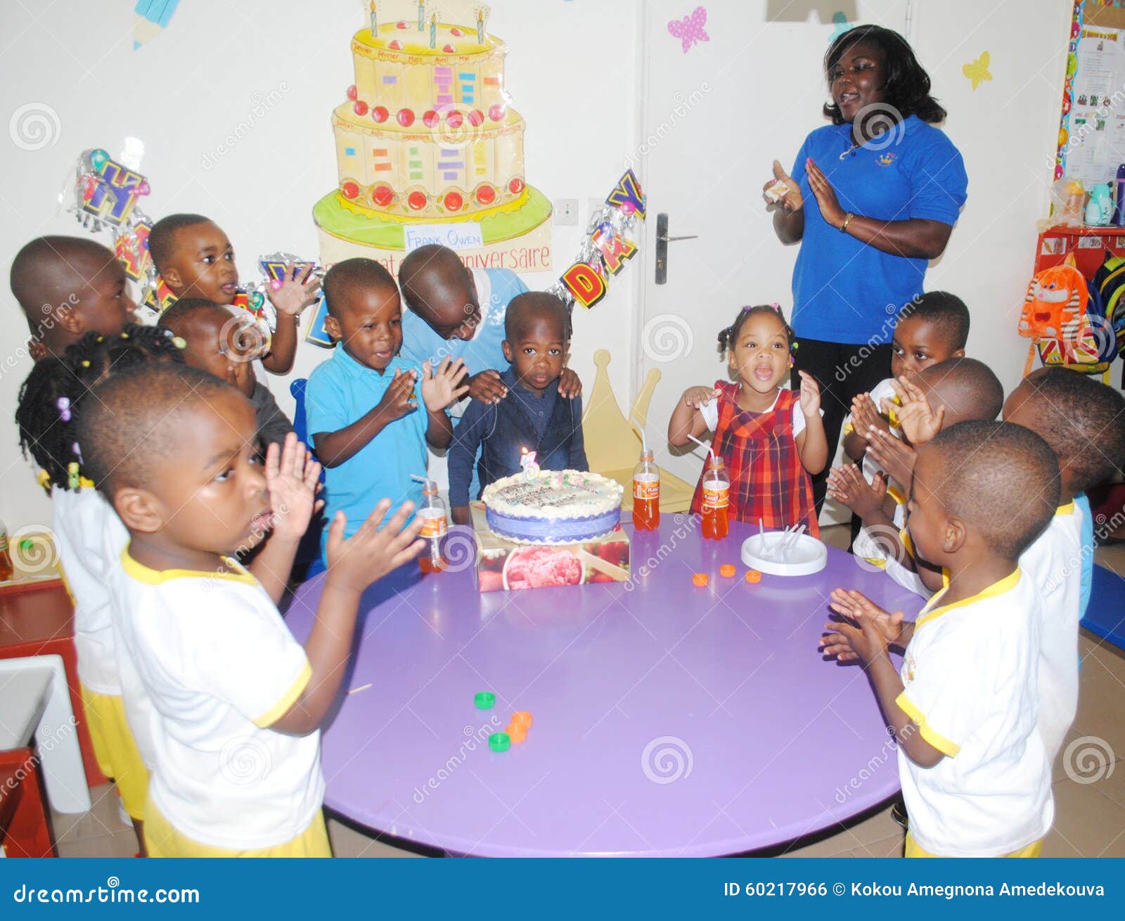 Anniversaire A L Ecole Photo Editorial Image Du Ecole Anniversaire A L Ecole Photo Editorial Image Du Ecole